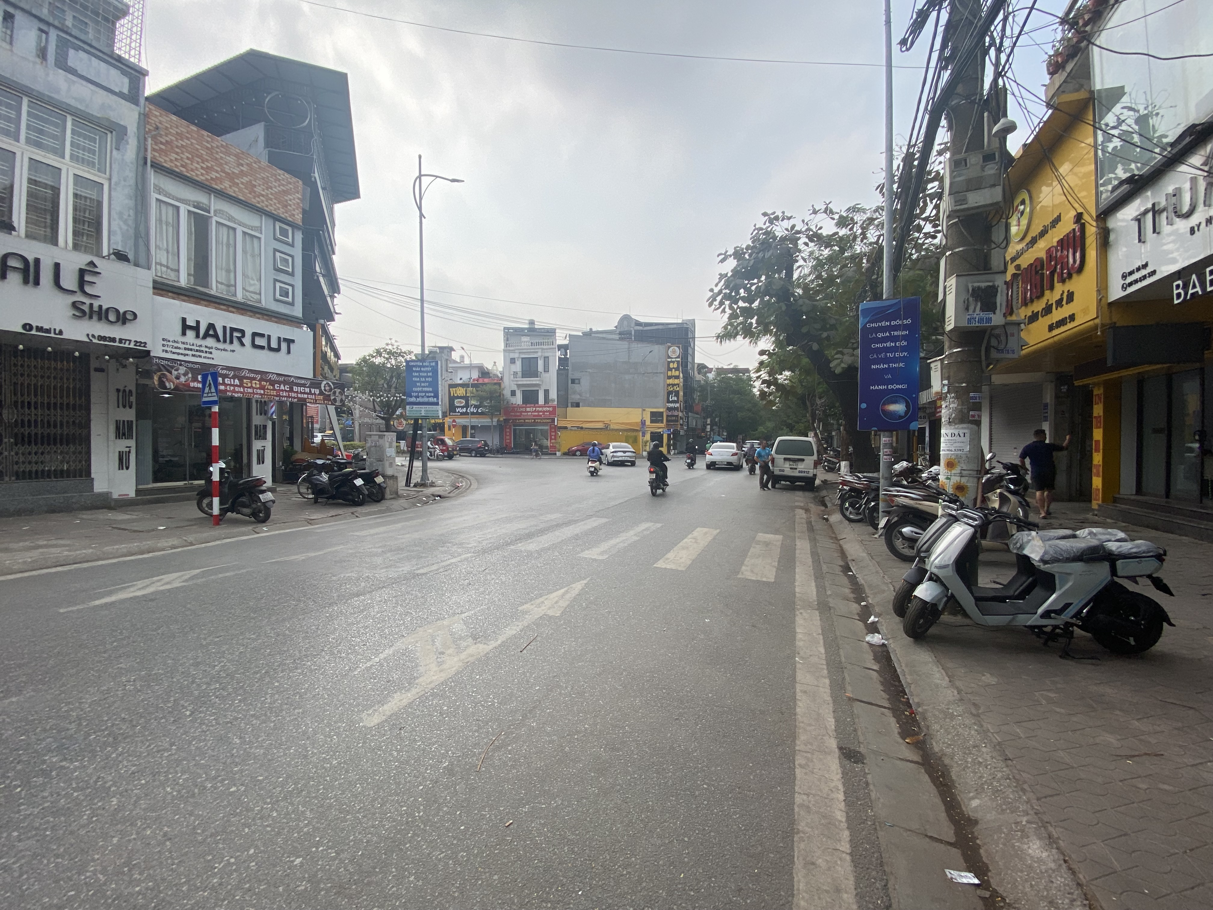 Ảnh Lê Lợi — Vũ Nhà Phố