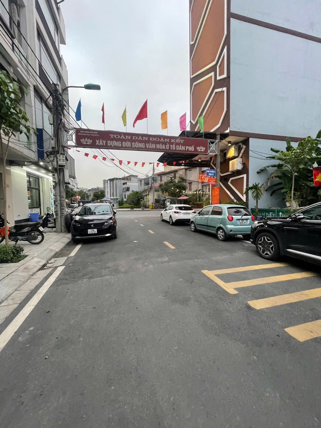 Ảnh Trại Lẻ — Vũ Nhà Phố