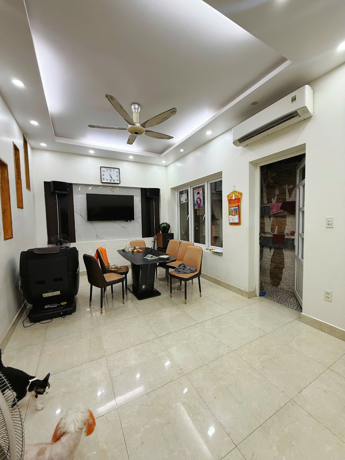 Ảnh Cát Cụt — Vũ Nhà Phố