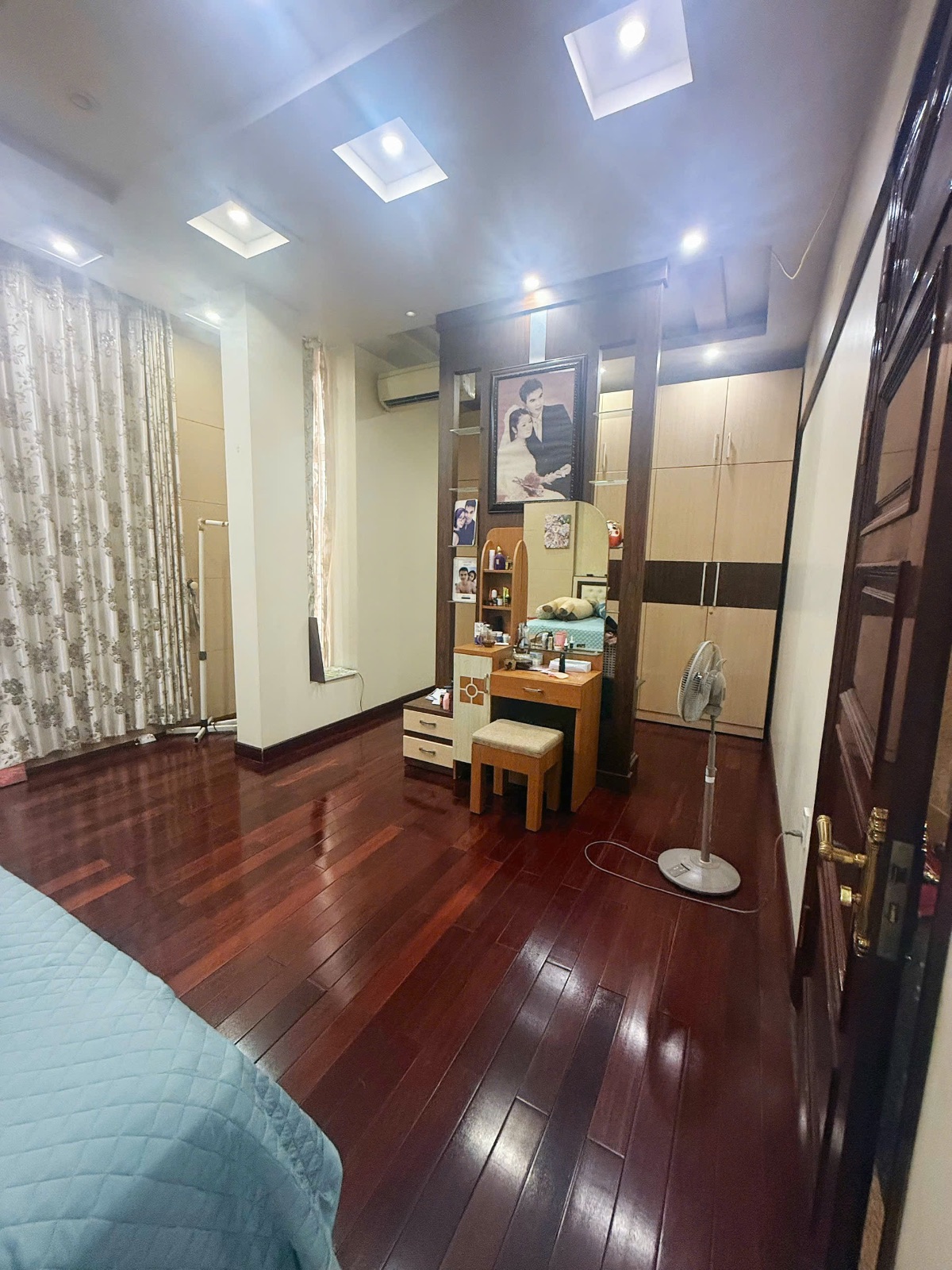 Ảnh Cát Cụt — Vũ Nhà Phố