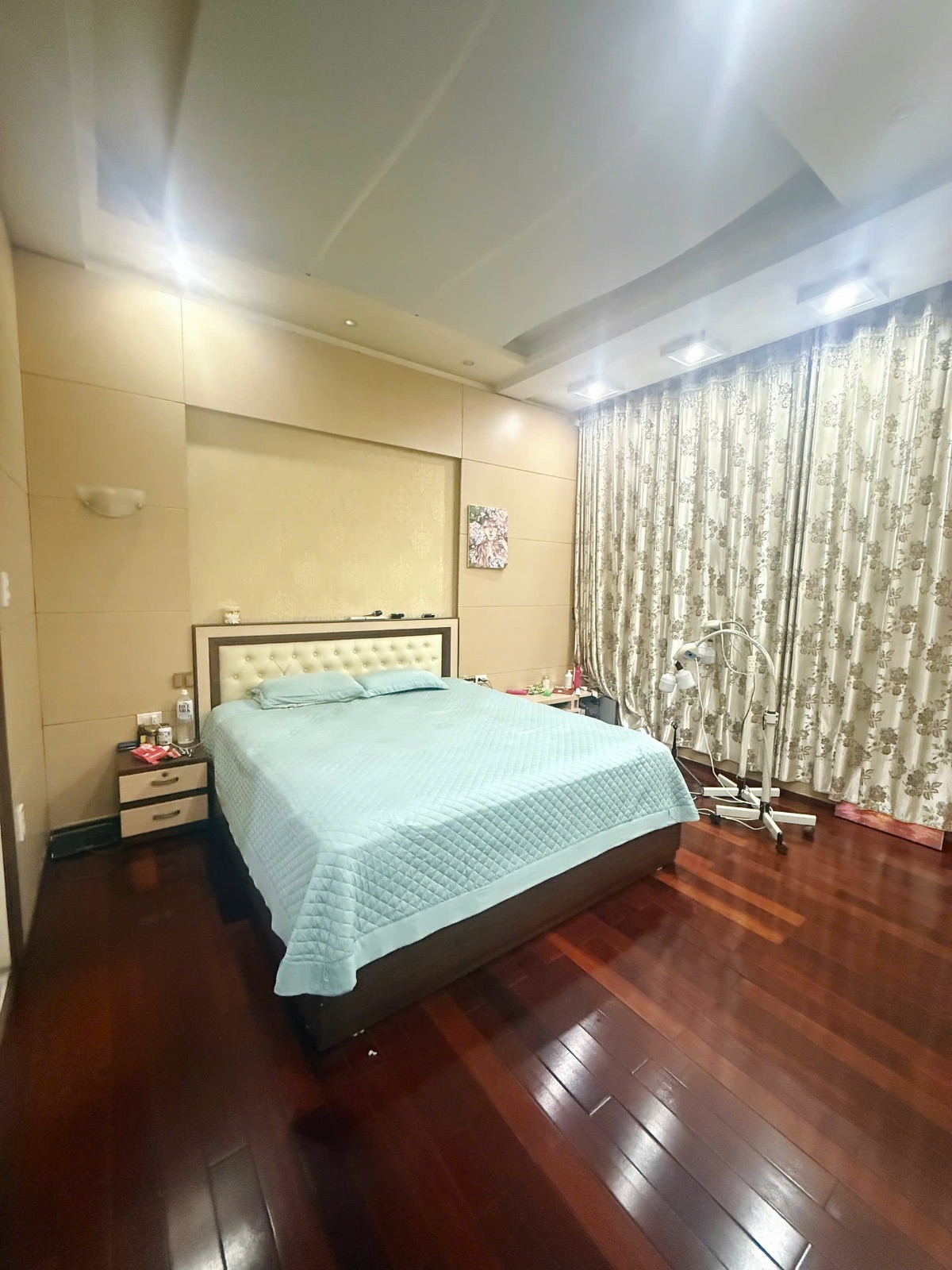Ảnh Cát Cụt — Vũ Nhà Phố