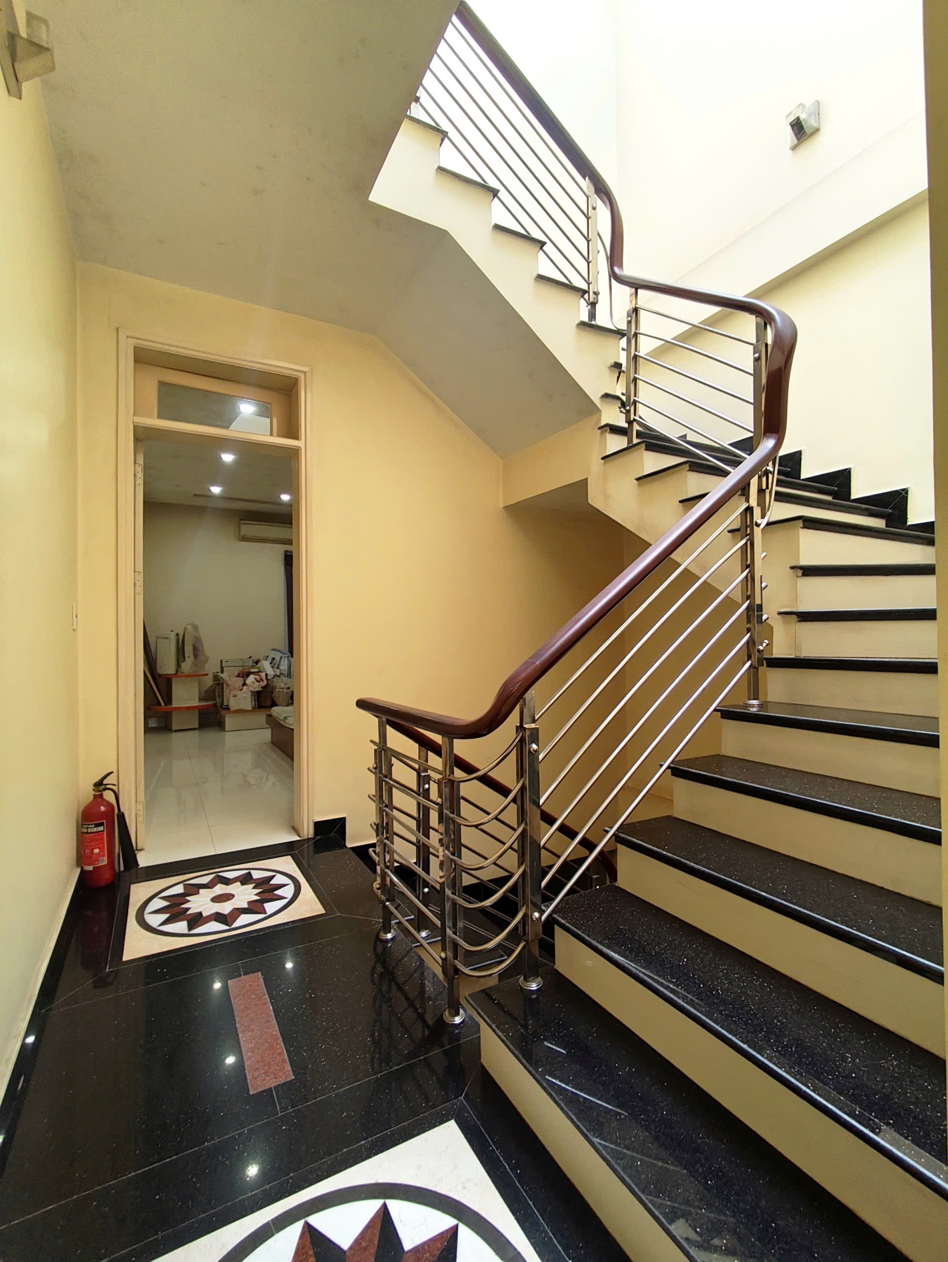 Ảnh Cát Cụt — Vũ Nhà Phố