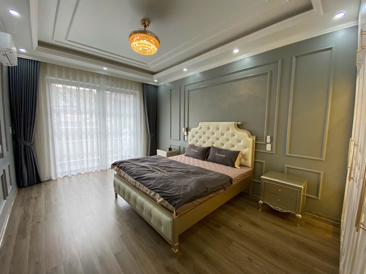Ảnh Cát Cụt — Vũ Nhà Phố