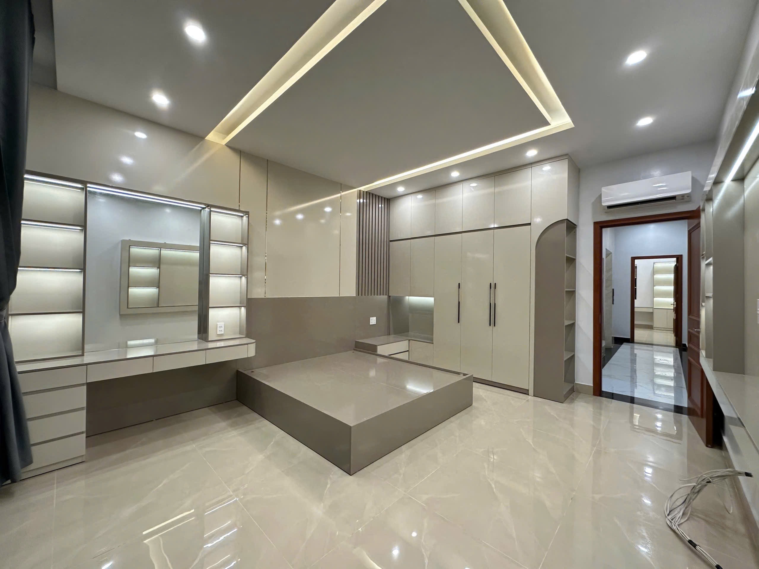 Ảnh Đặng Ma La — Vũ Nhà Phố