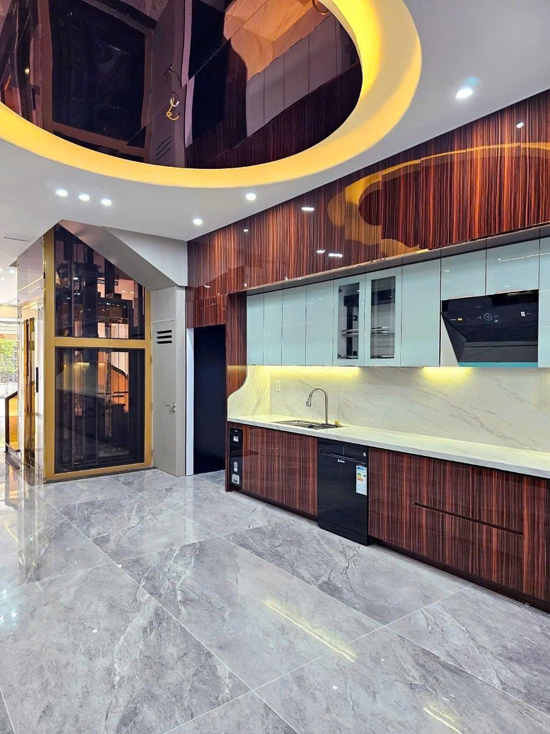 Ảnh Đào Nhuận — Vũ Nhà Phố