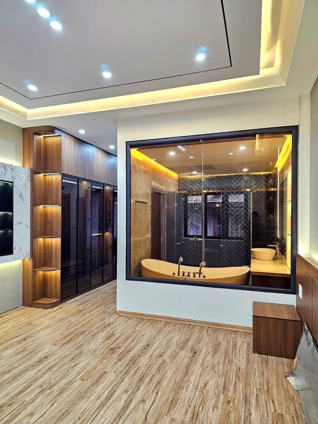 Ảnh Đào Nhuận — Vũ Nhà Phố
