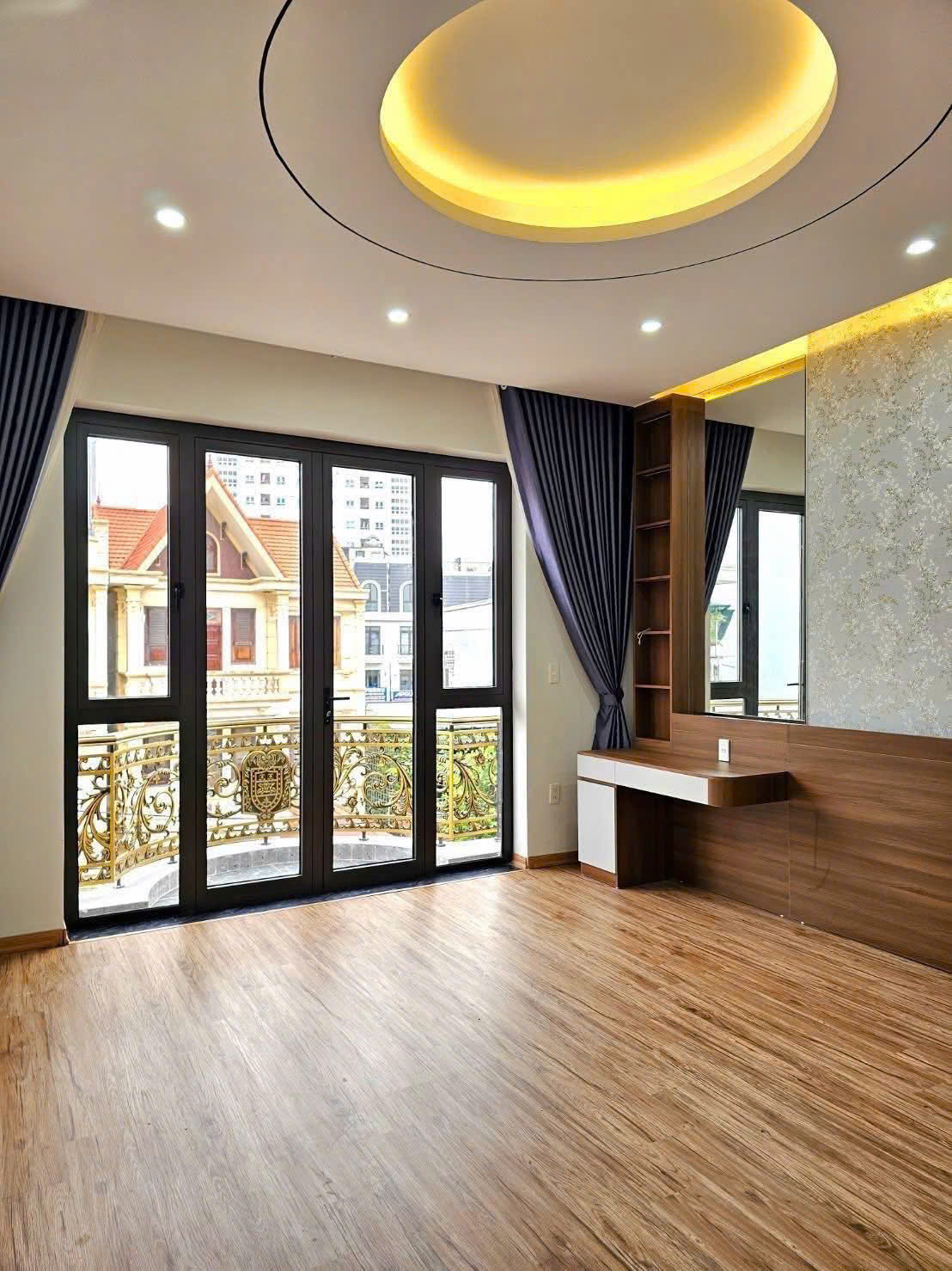 Ảnh Đào Nhuận — Vũ Nhà Phố