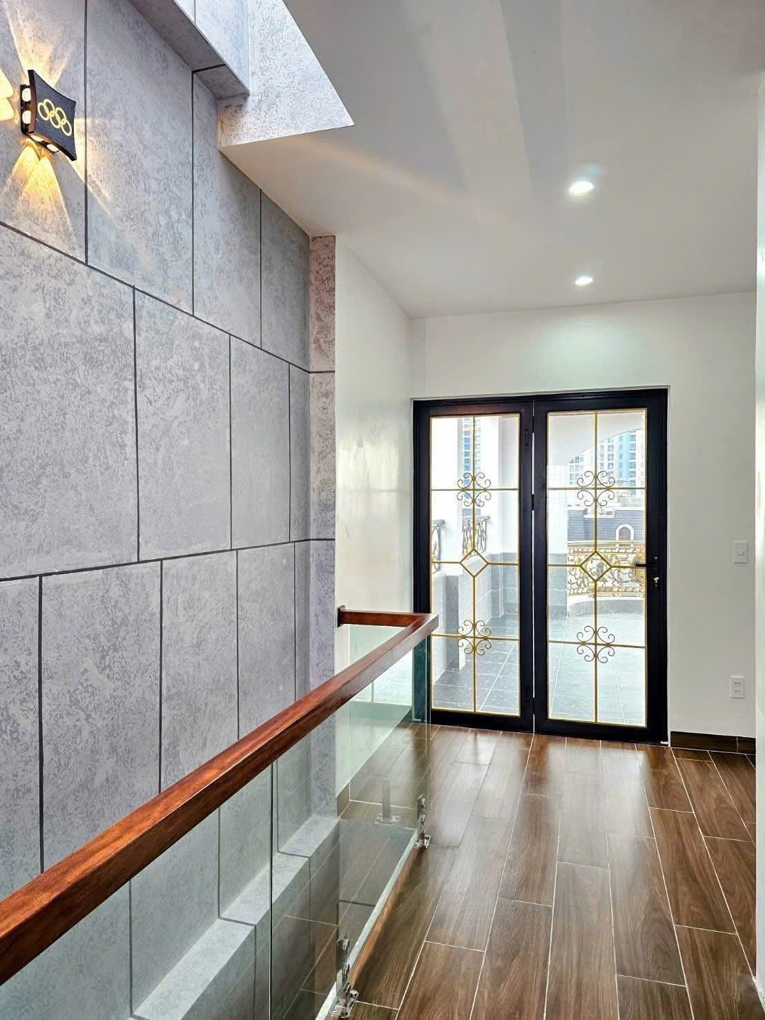 Ảnh Đào Nhuận — Vũ Nhà Phố