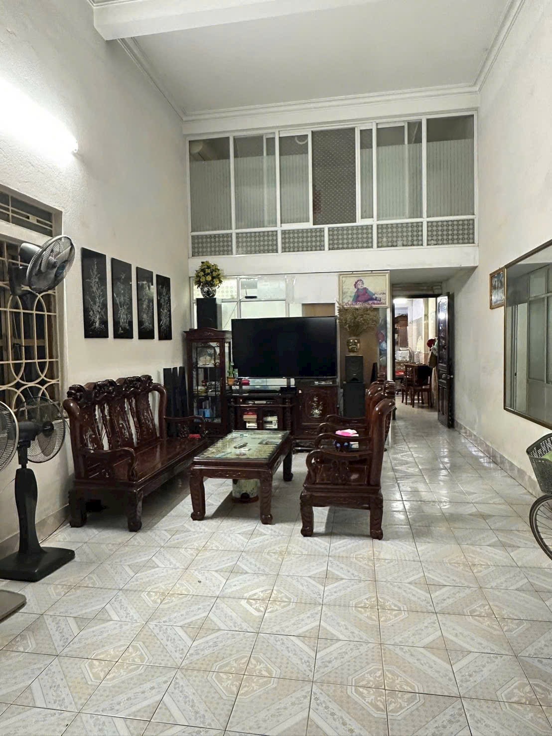 Ảnh Đông Trà — Vũ Nhà Phố