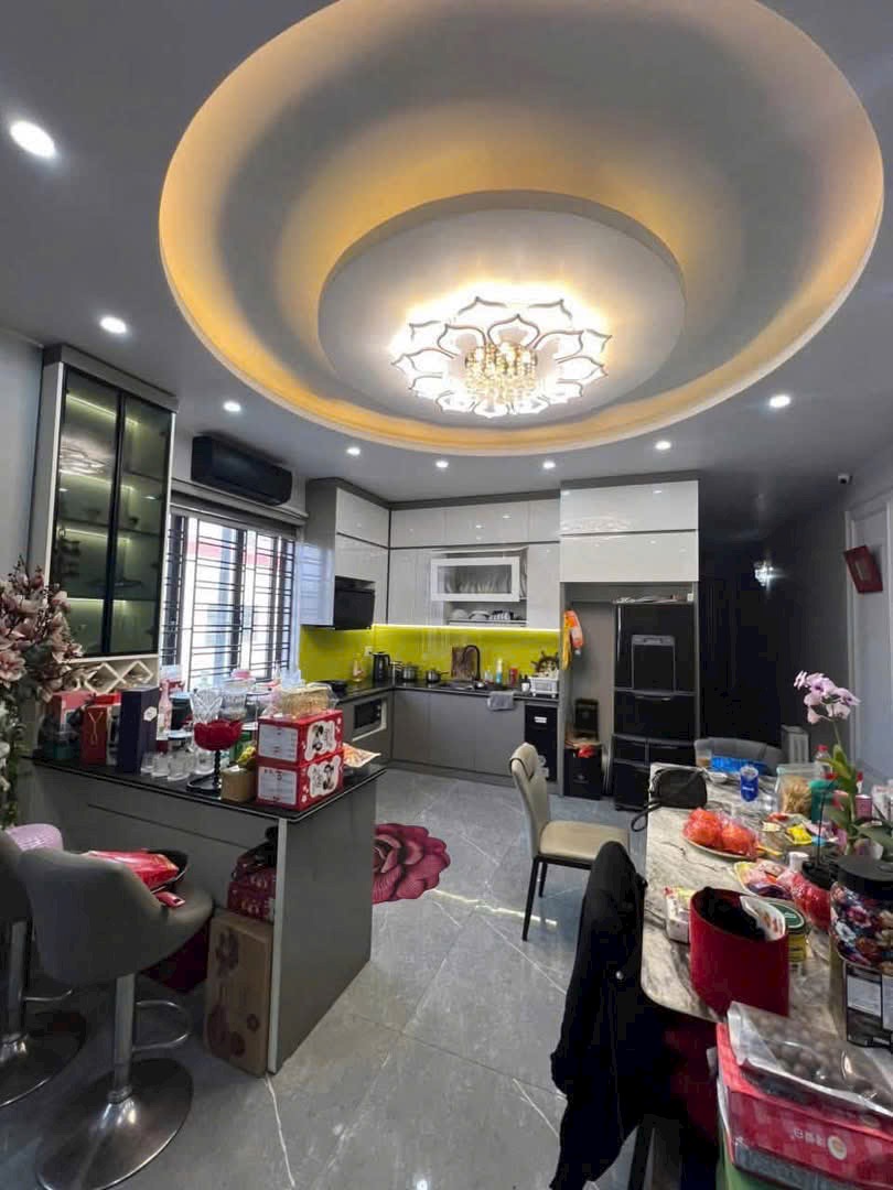 Ảnh Dư Hàng — Vũ Nhà Phố