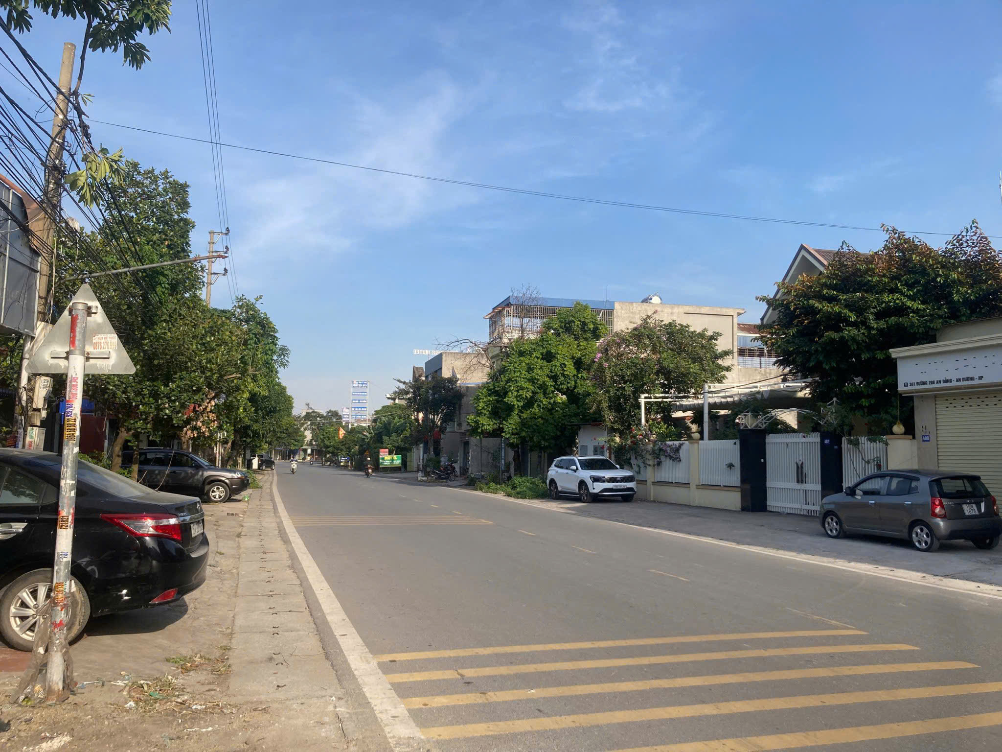 Ảnh Đường 208 — Vũ Nhà Phố