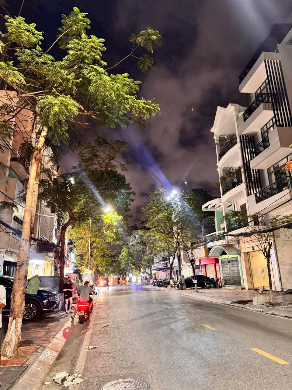 Ảnh Hai Bà Trưng — Vũ Nhà Phố