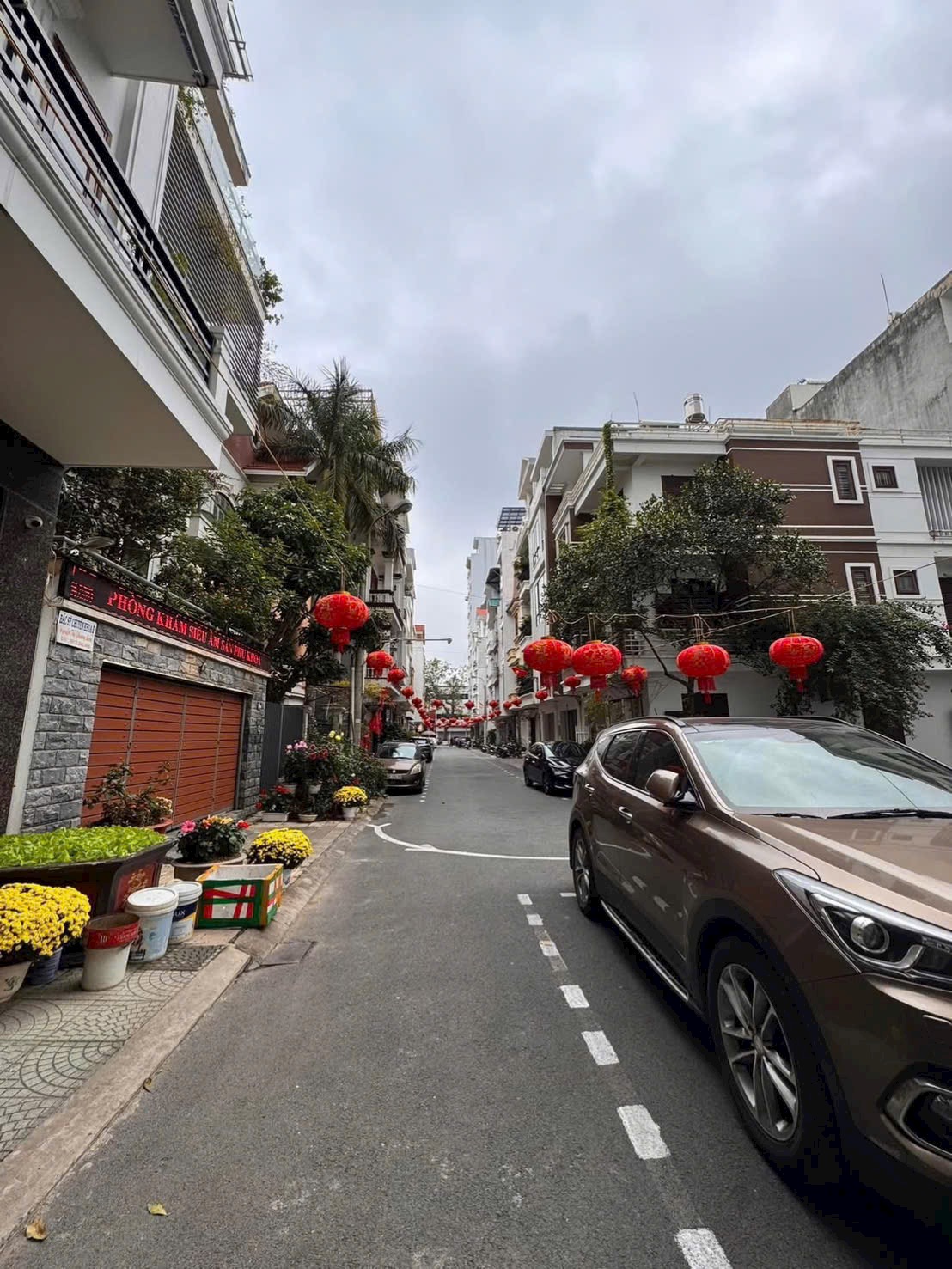 Ảnh Hai Bà Trưng — Vũ Nhà Phố