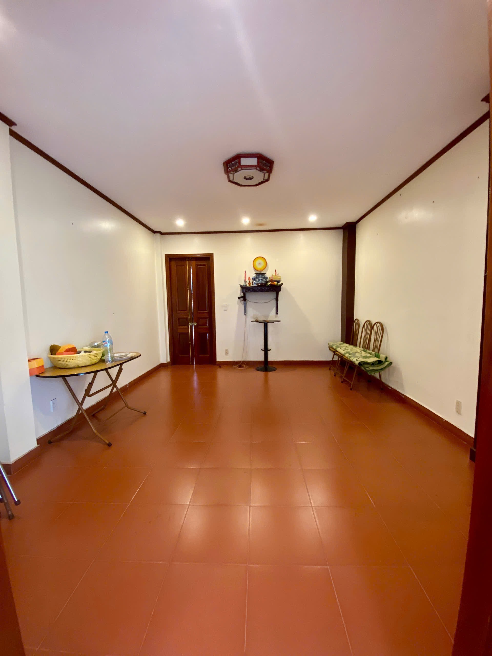 Ảnh Hàng Kênh — Vũ Nhà Phố