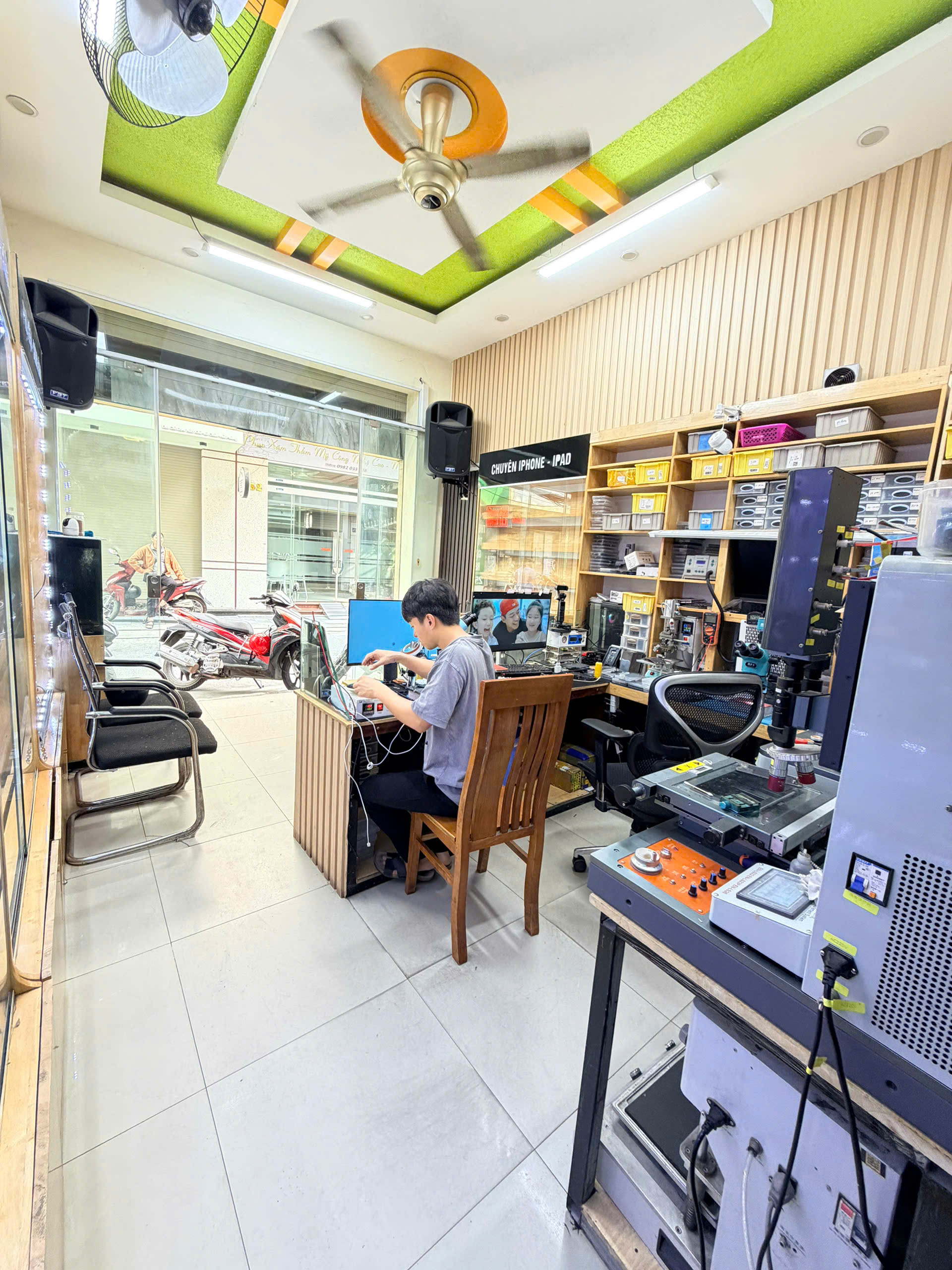 Ảnh Hào Khê — Vũ Nhà Phố
