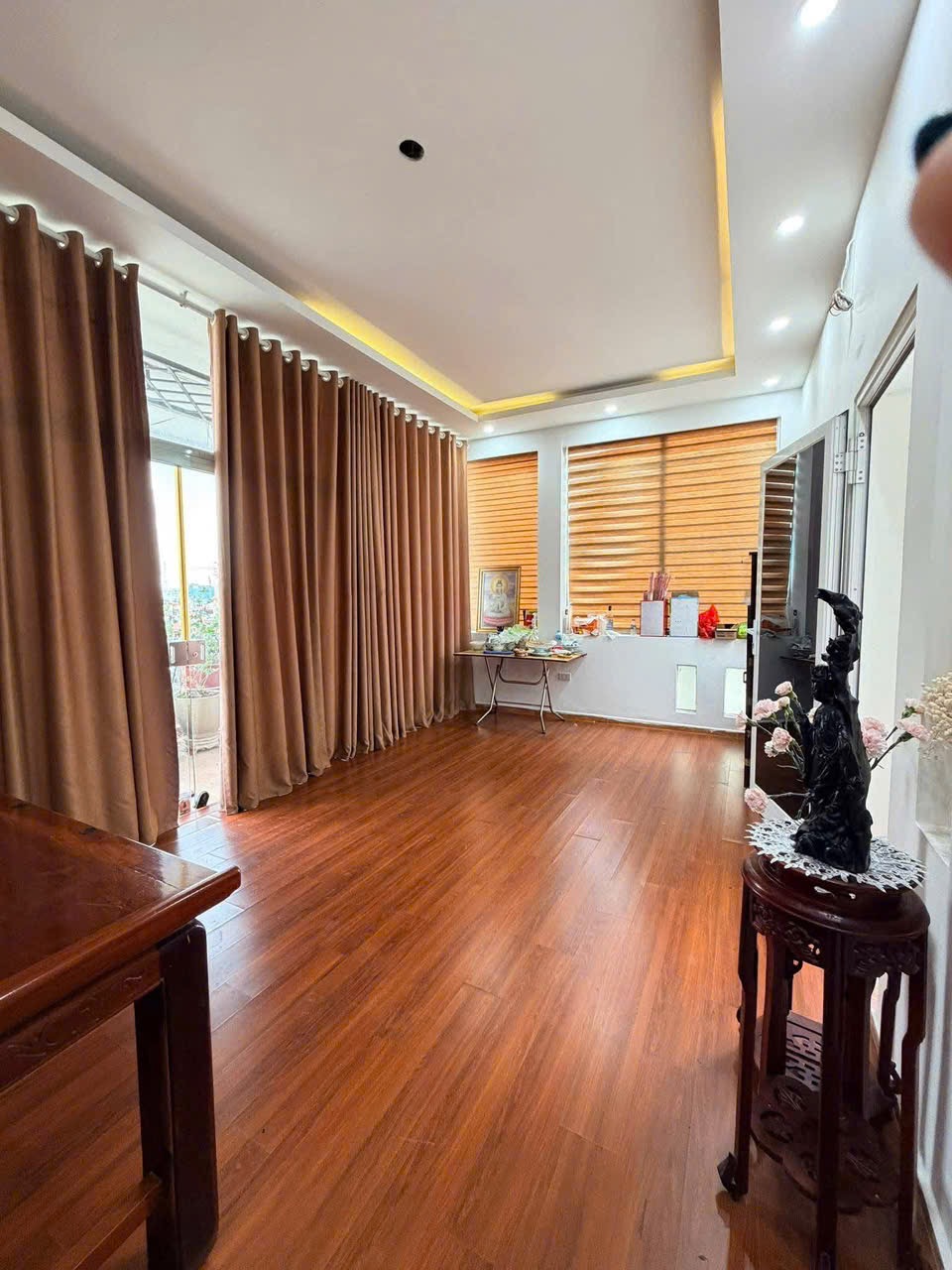 Ảnh Hoàng Minh Thảo — Vũ Nhà Phố