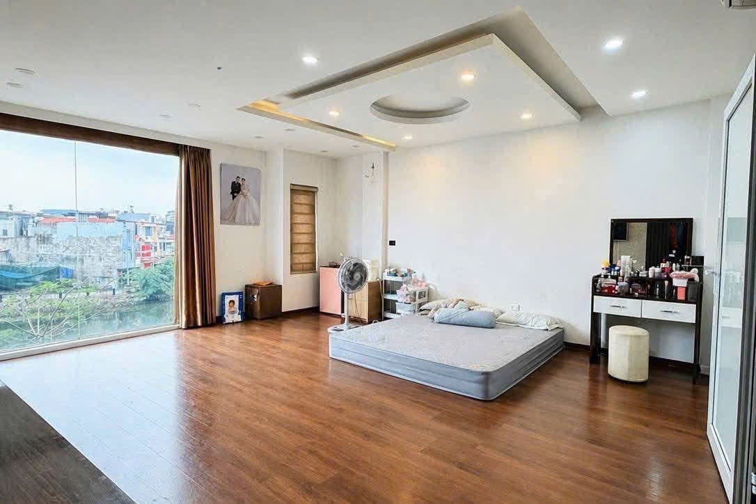 Ảnh Hoàng Minh Thảo — Vũ Nhà Phố