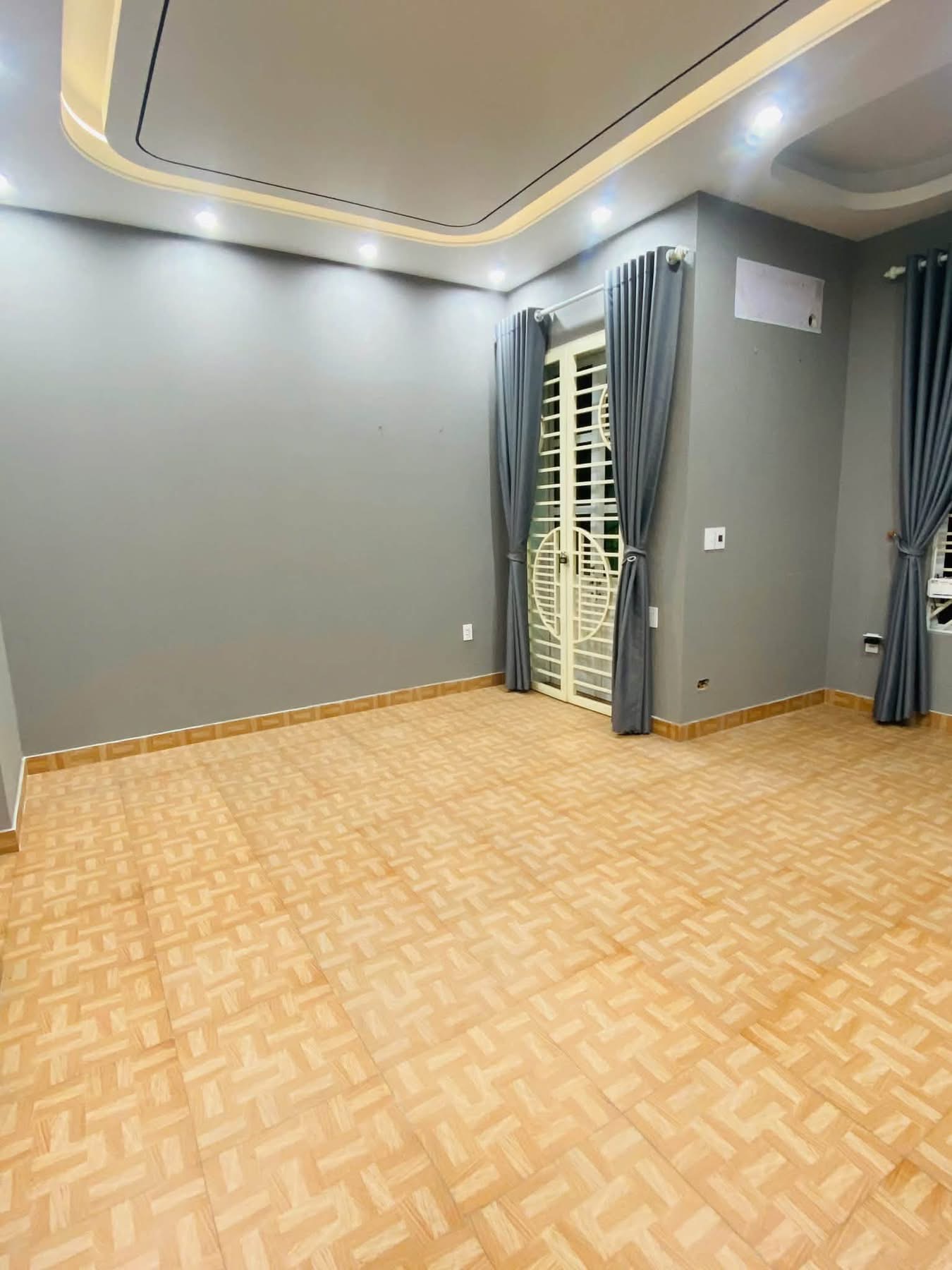 Ảnh Hoàng Ngọc Phách — Vũ Nhà Phố
