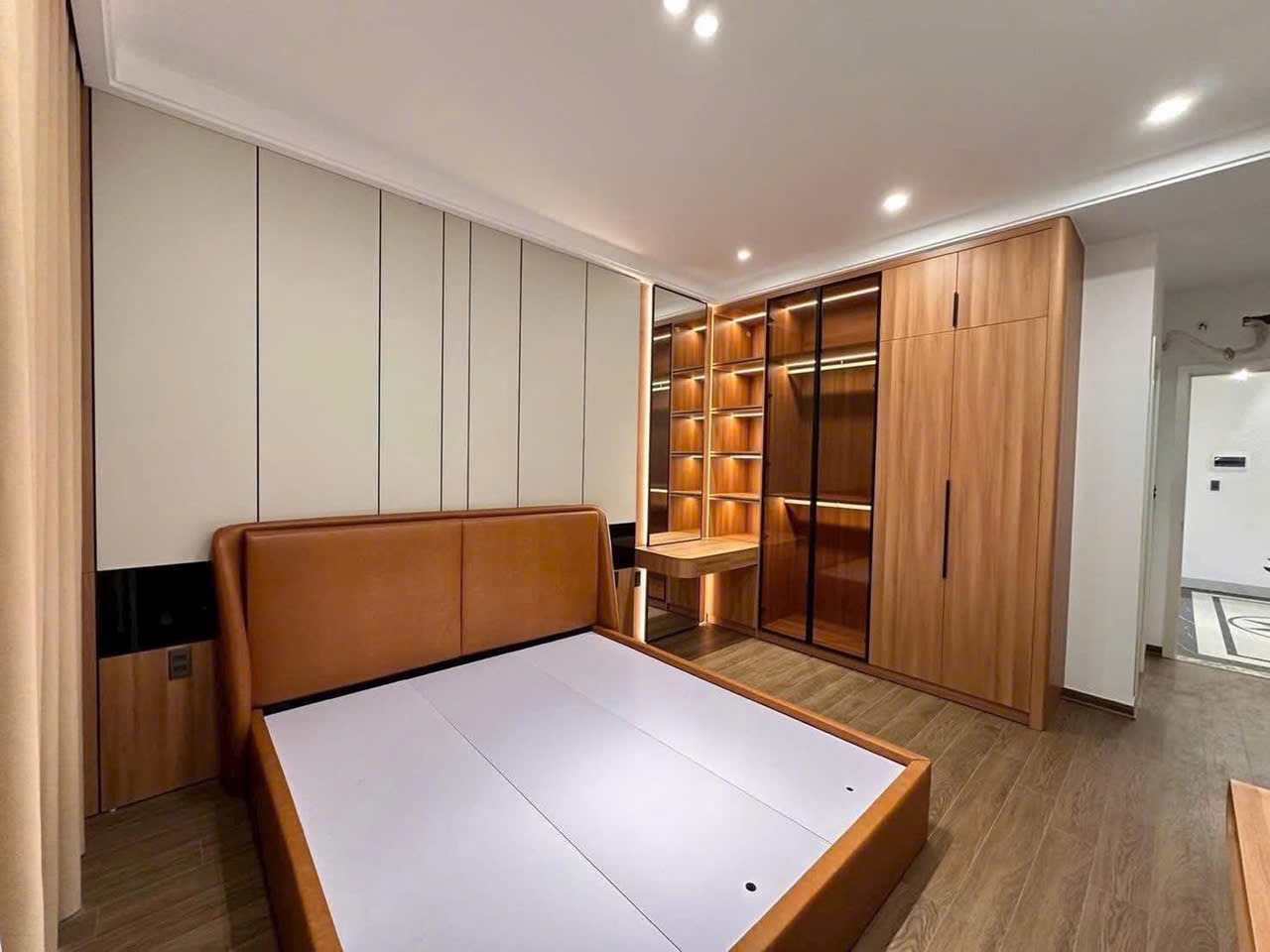 Ảnh Hoàng Quý — Vũ Nhà Phố