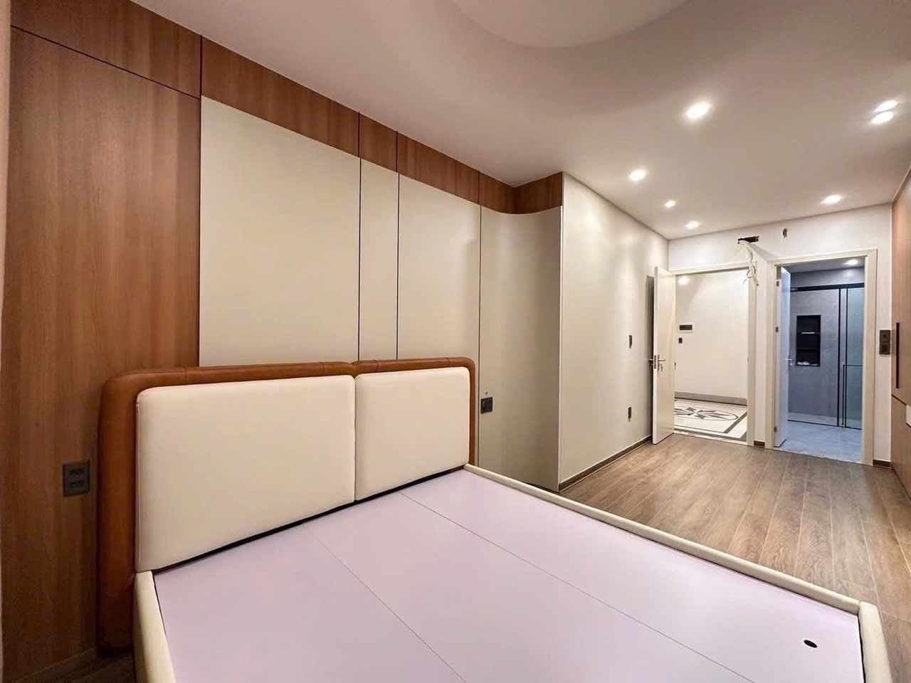 Ảnh Hoàng Quý — Vũ Nhà Phố