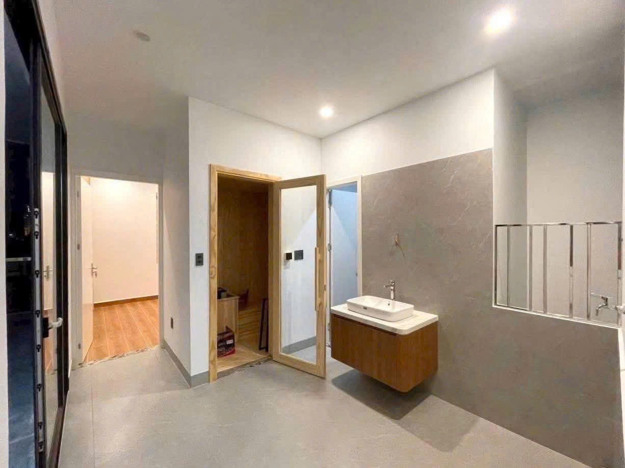 Ảnh Hoàng Quý — Vũ Nhà Phố