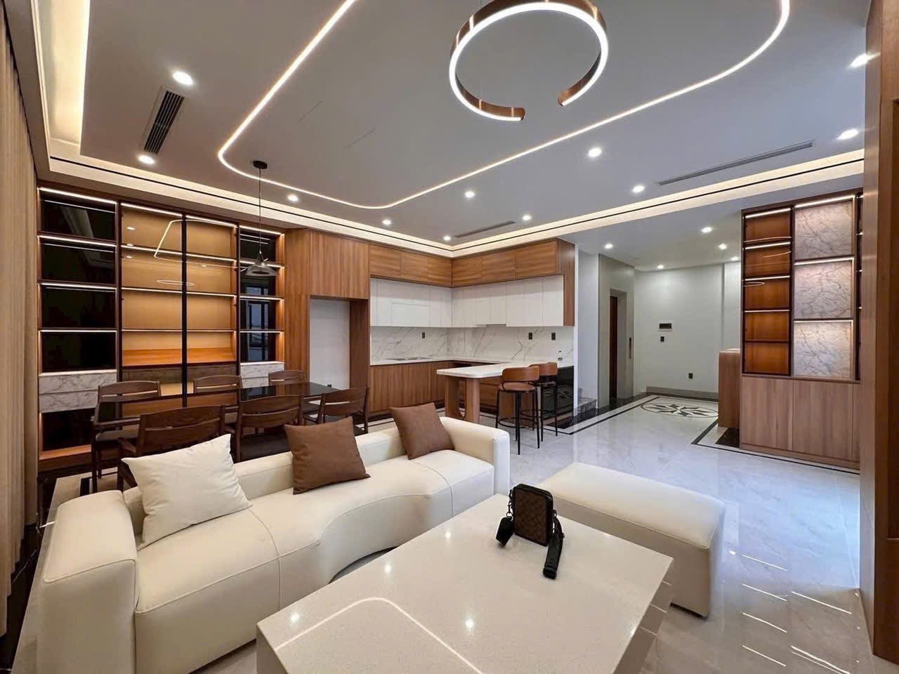 Ảnh Hoàng Quý — Vũ Nhà Phố