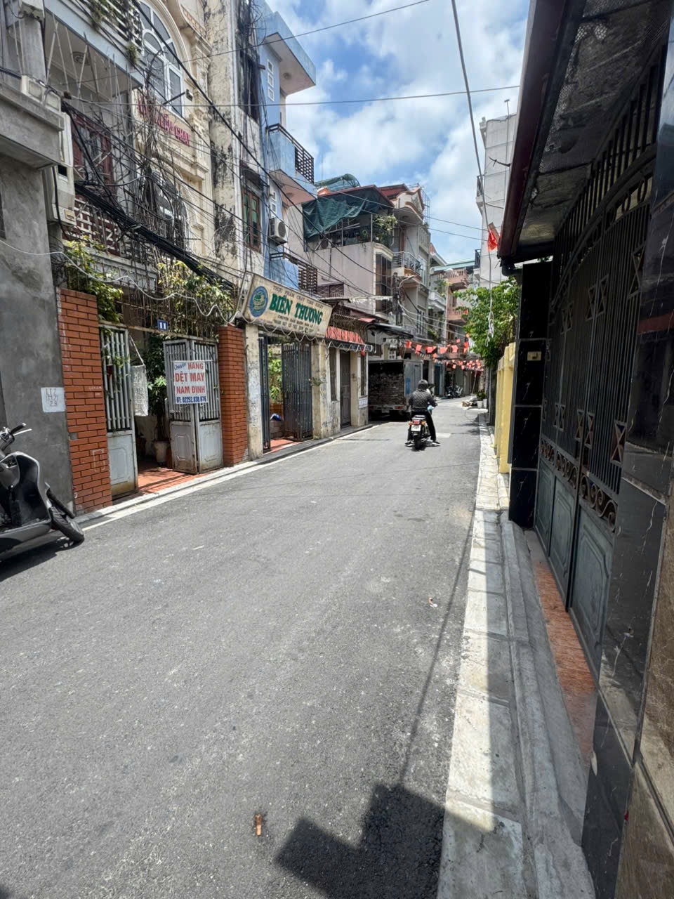 Ảnh Hoàng Quý — Vũ Nhà Phố