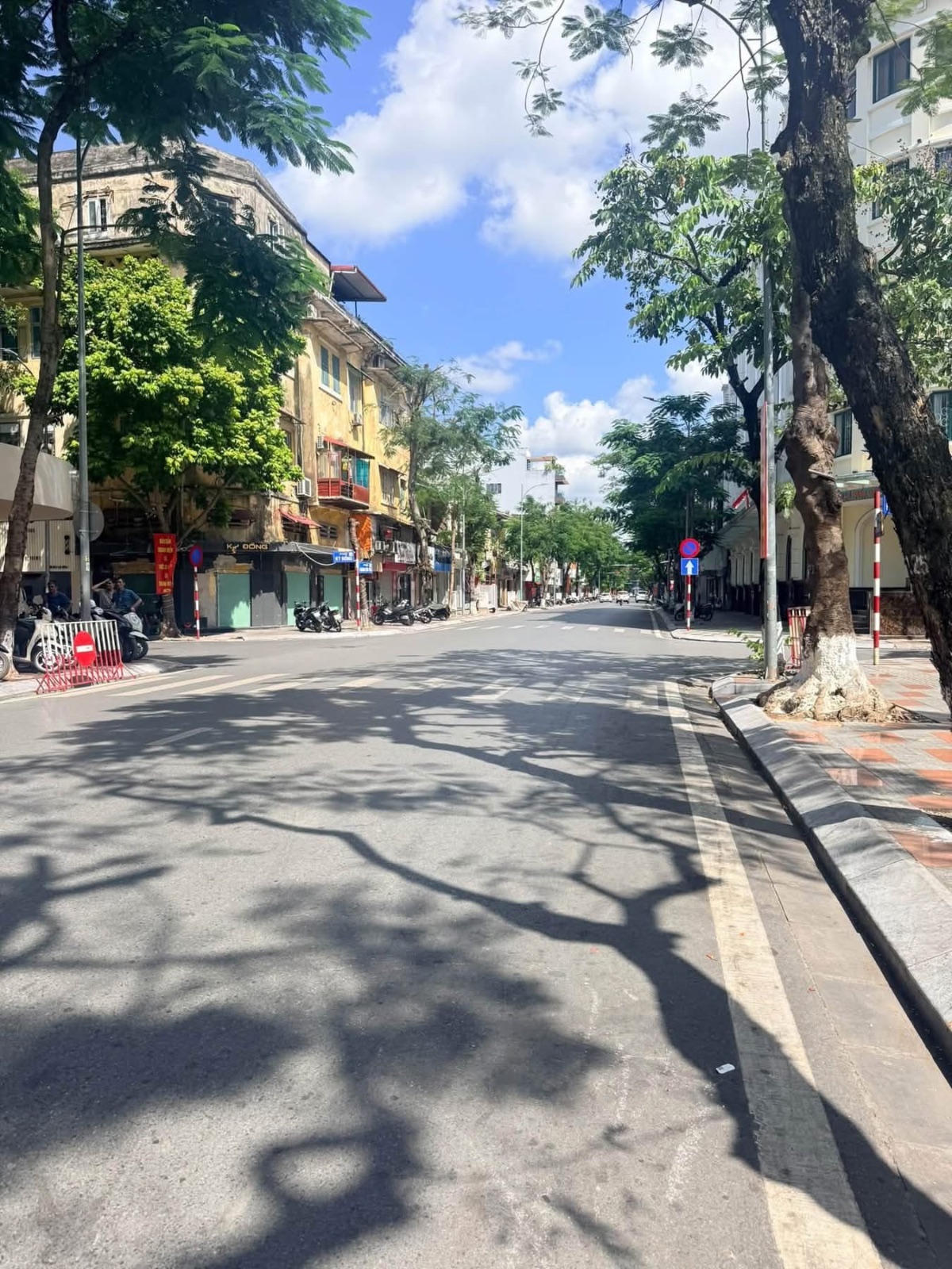 Ảnh Hoàng Văn Thụ — Vũ Nhà Phố