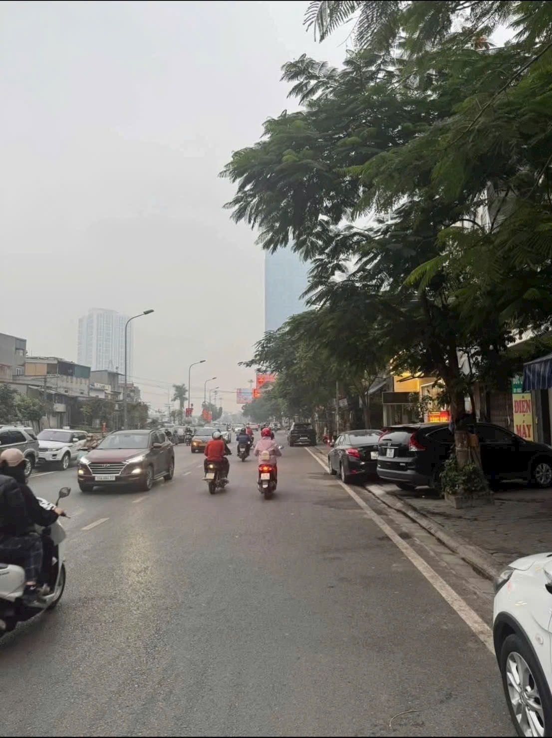 Ảnh Hùng Vương — Vũ Nhà Phố
