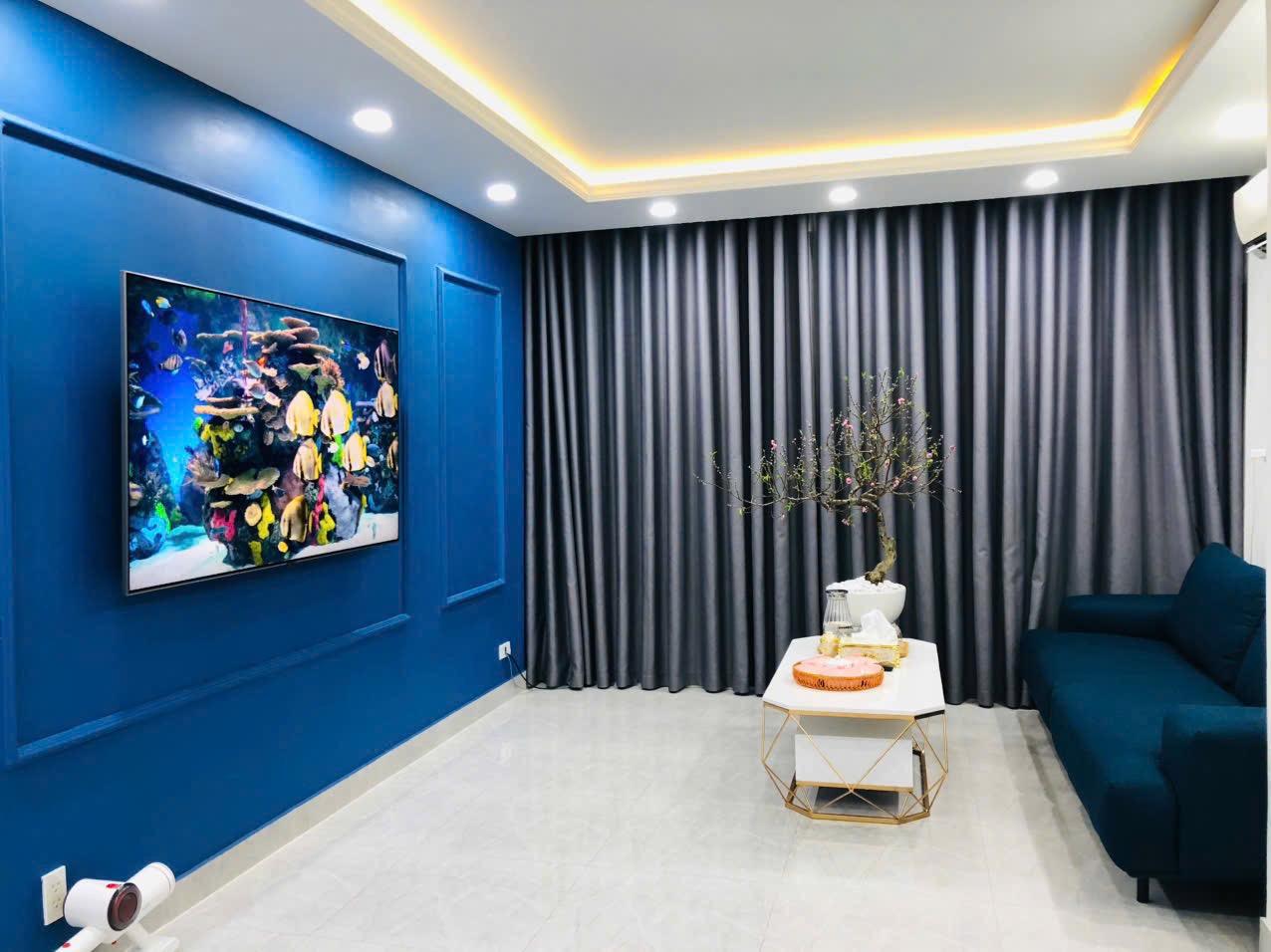 Ảnh Hùng Vương — Vũ Nhà Phố