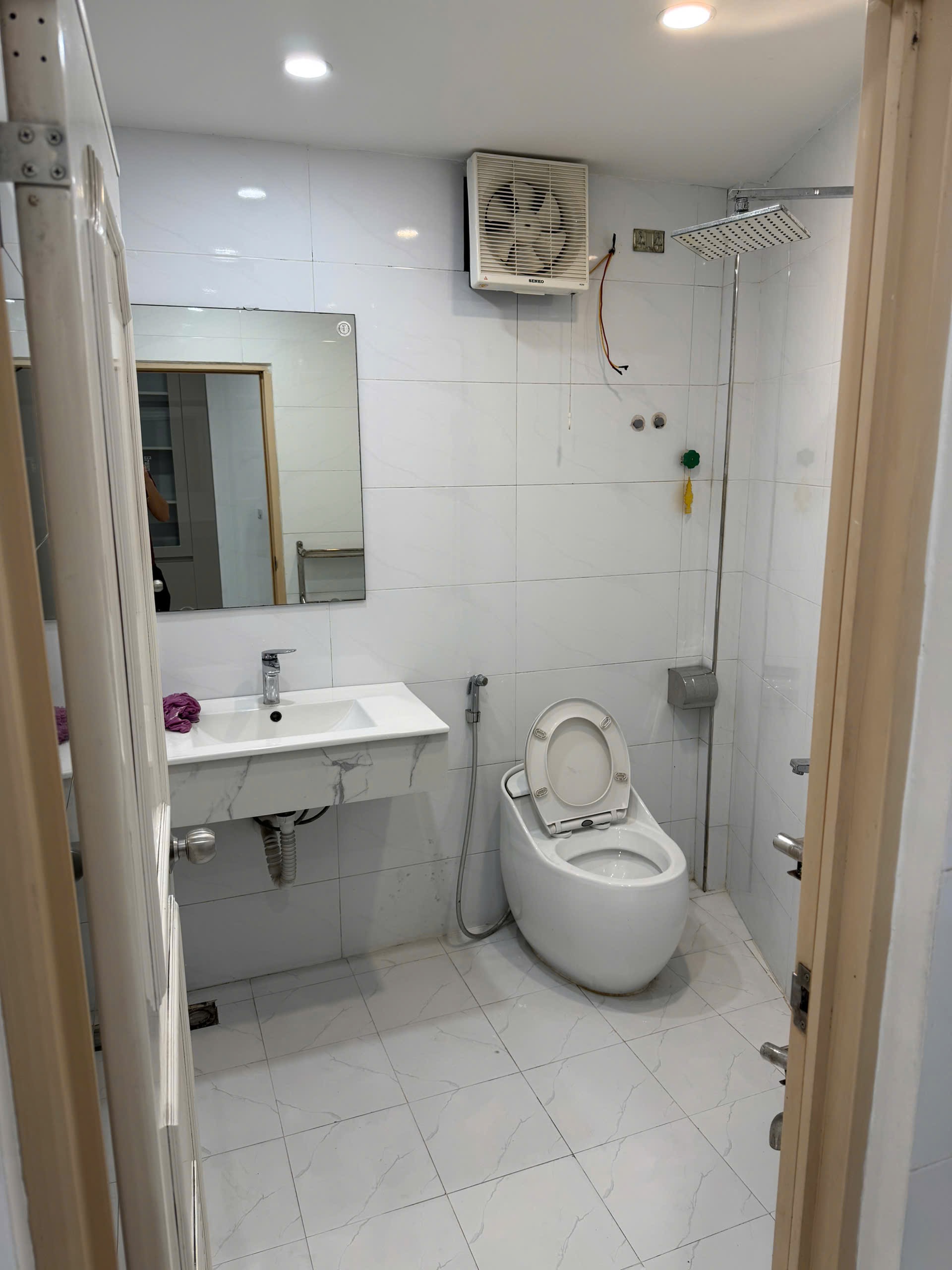 Ảnh Hùng Vương — Vũ Nhà Phố