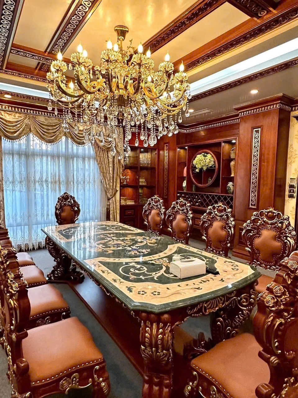 Ảnh Hùng Vương — Vũ Nhà Phố
