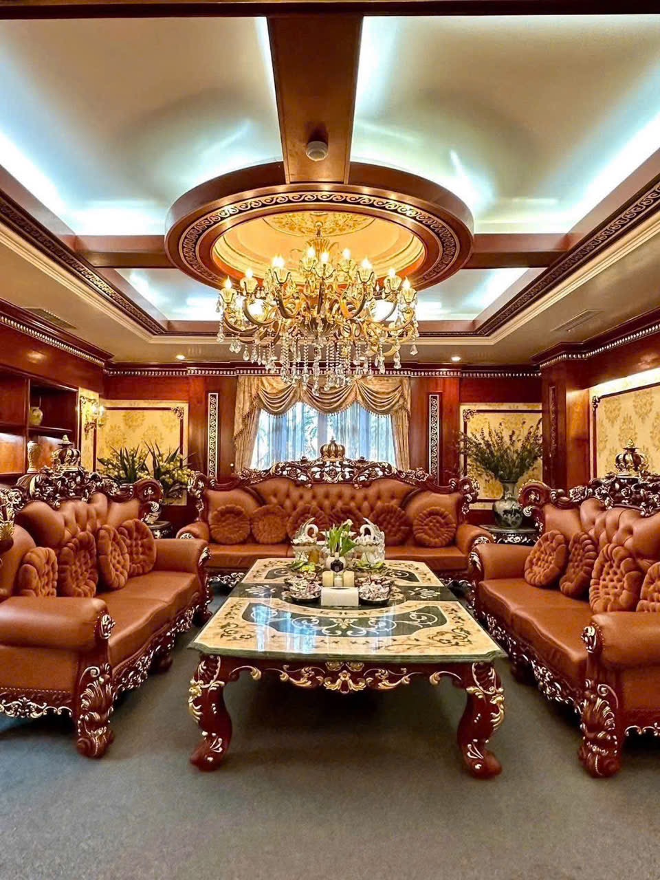 Ảnh Hùng Vương — Vũ Nhà Phố