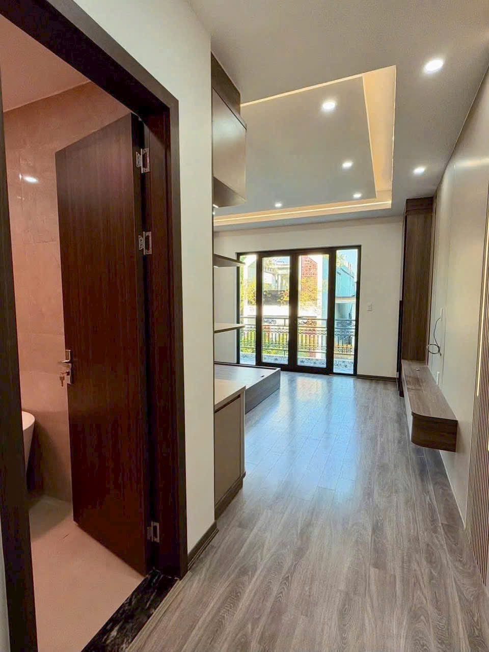 Ảnh Khúc Hạo — Vũ Nhà Phố