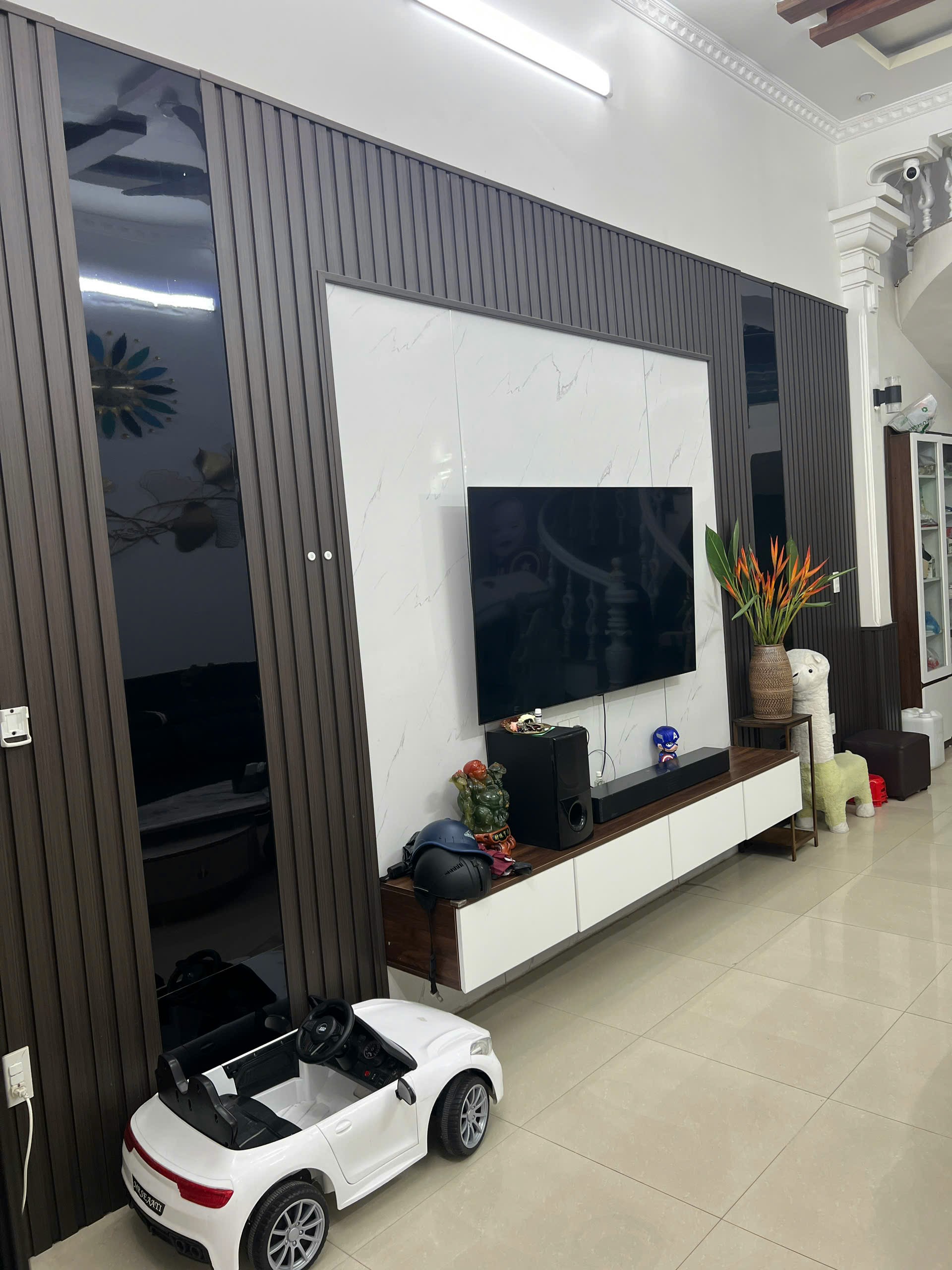 Ảnh Kiều Sơn — Vũ Nhà Phố