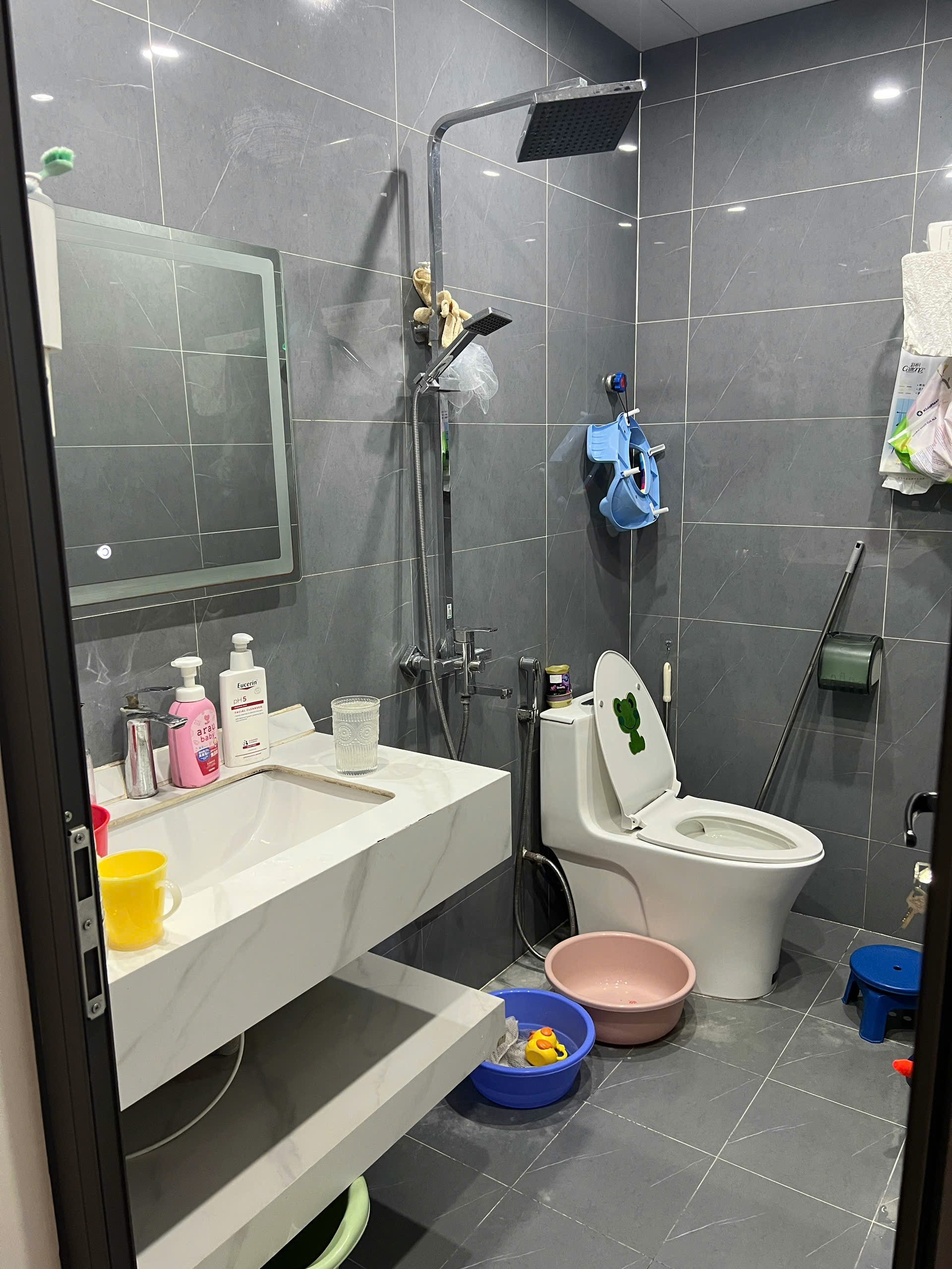 Ảnh Kiều Sơn — Vũ Nhà Phố