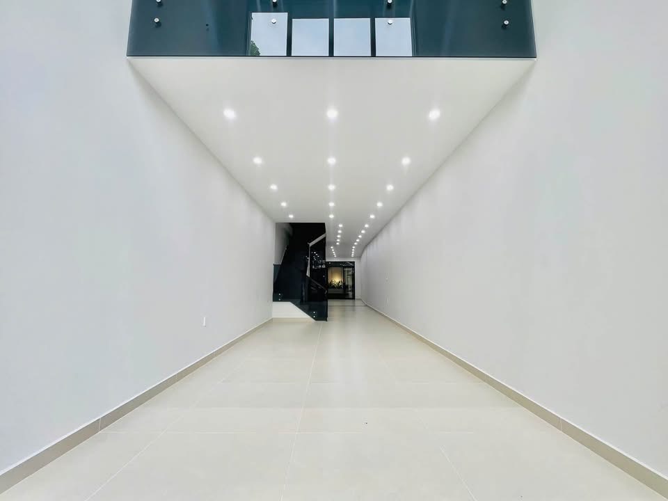Ảnh Lâm Tường — Vũ Nhà Phố