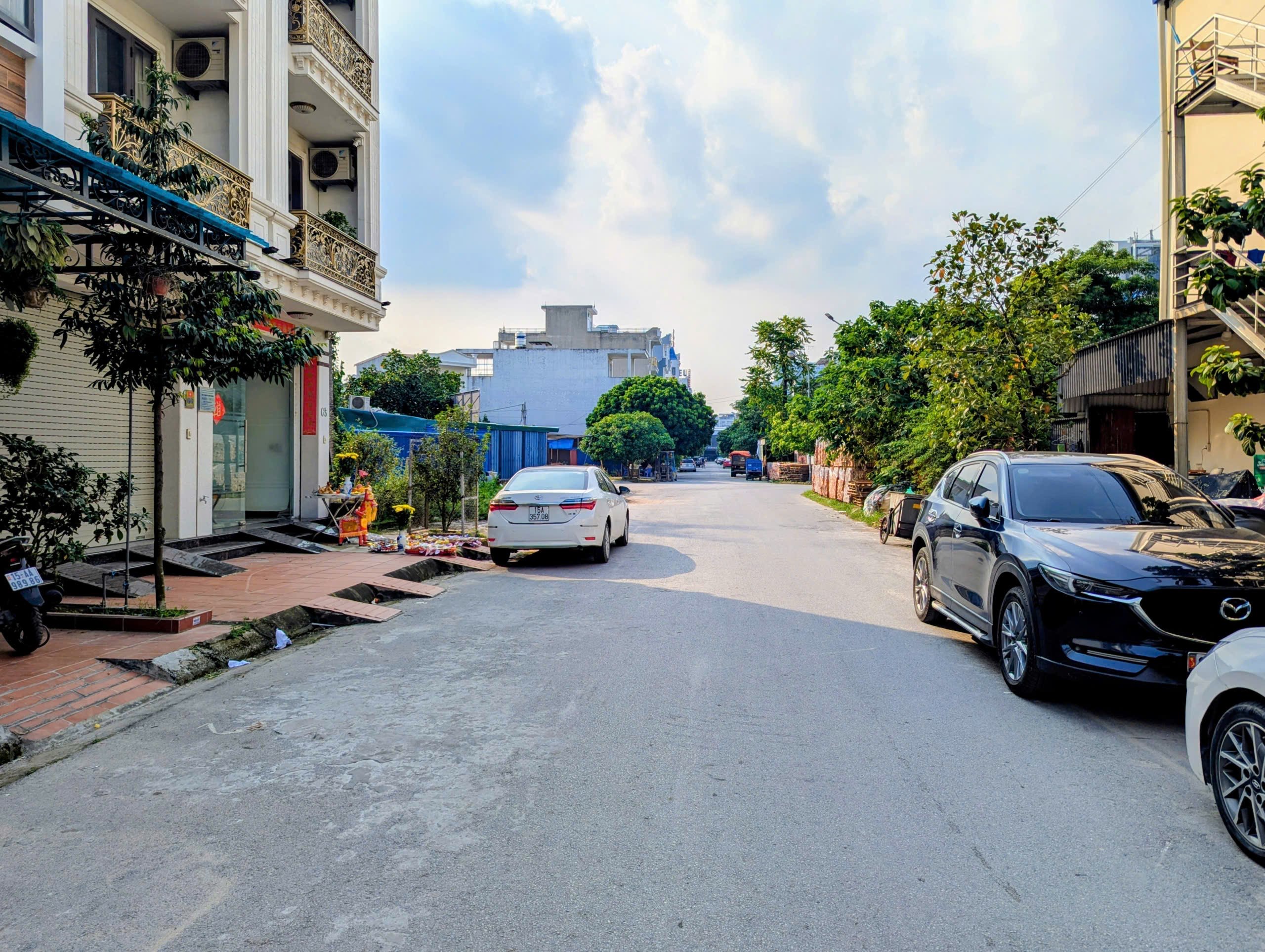 Ảnh Lê Hồng Phong — Vũ Nhà Phố