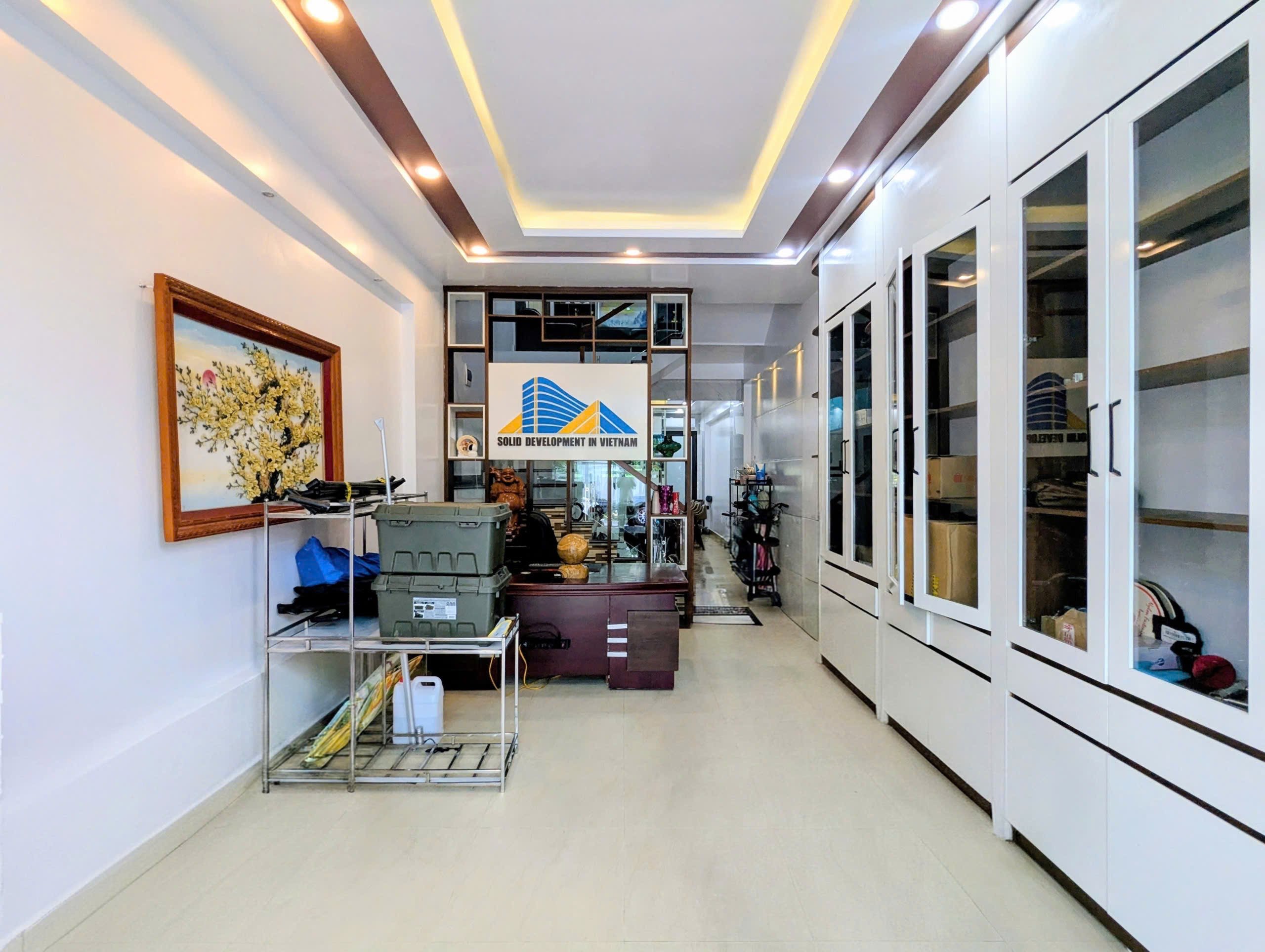 Ảnh Lê Hồng Phong — Vũ Nhà Phố