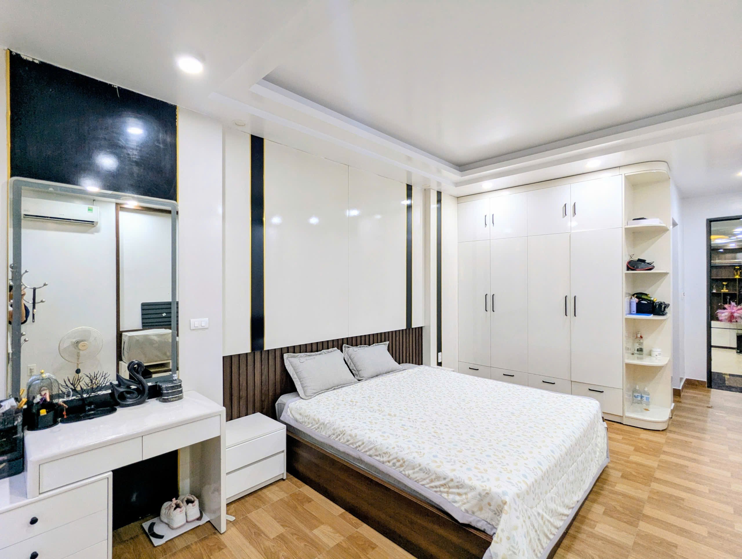 Ảnh Lê Hồng Phong — Vũ Nhà Phố