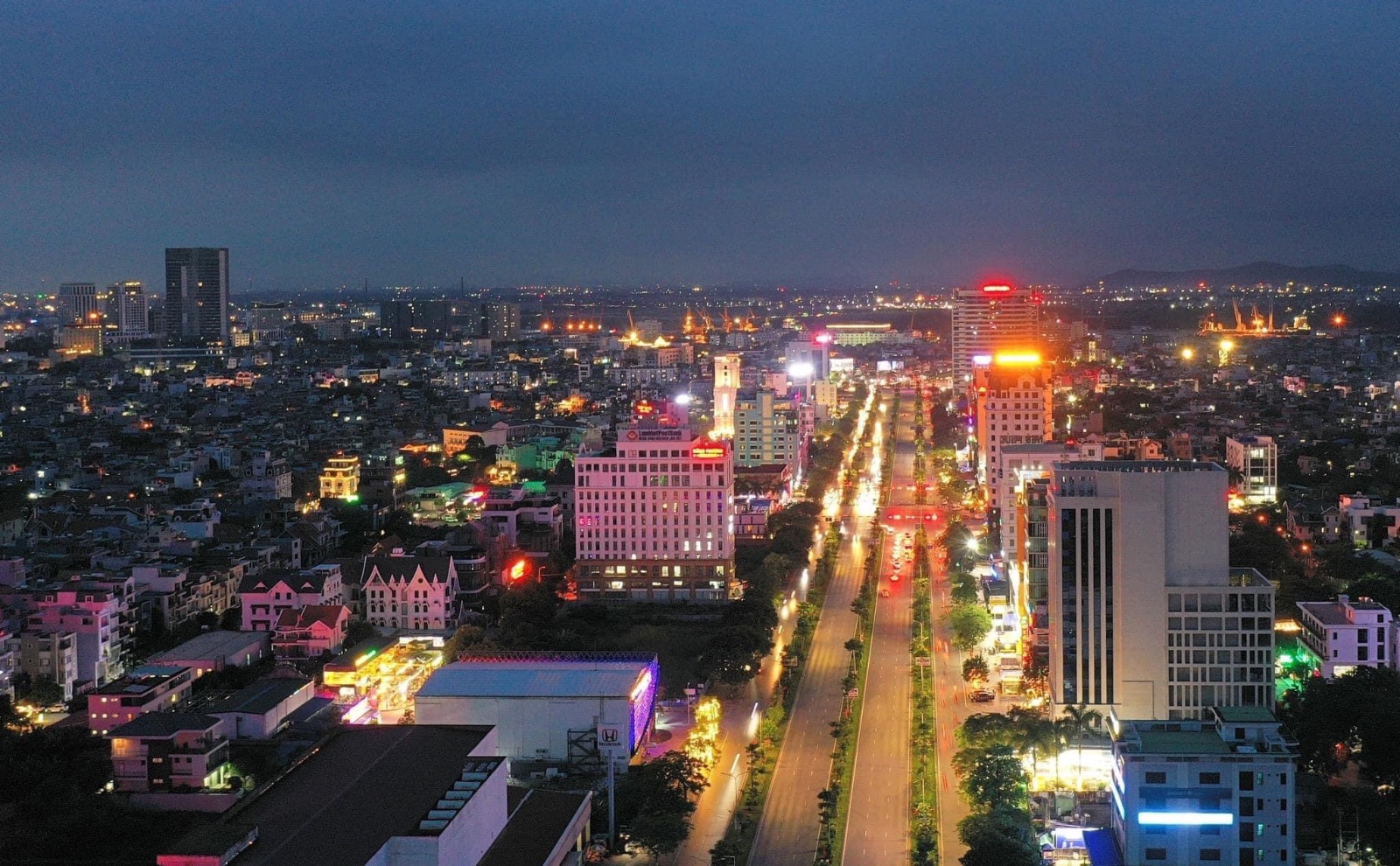 Ảnh Lê Hồng Phong — Vũ Nhà Phố