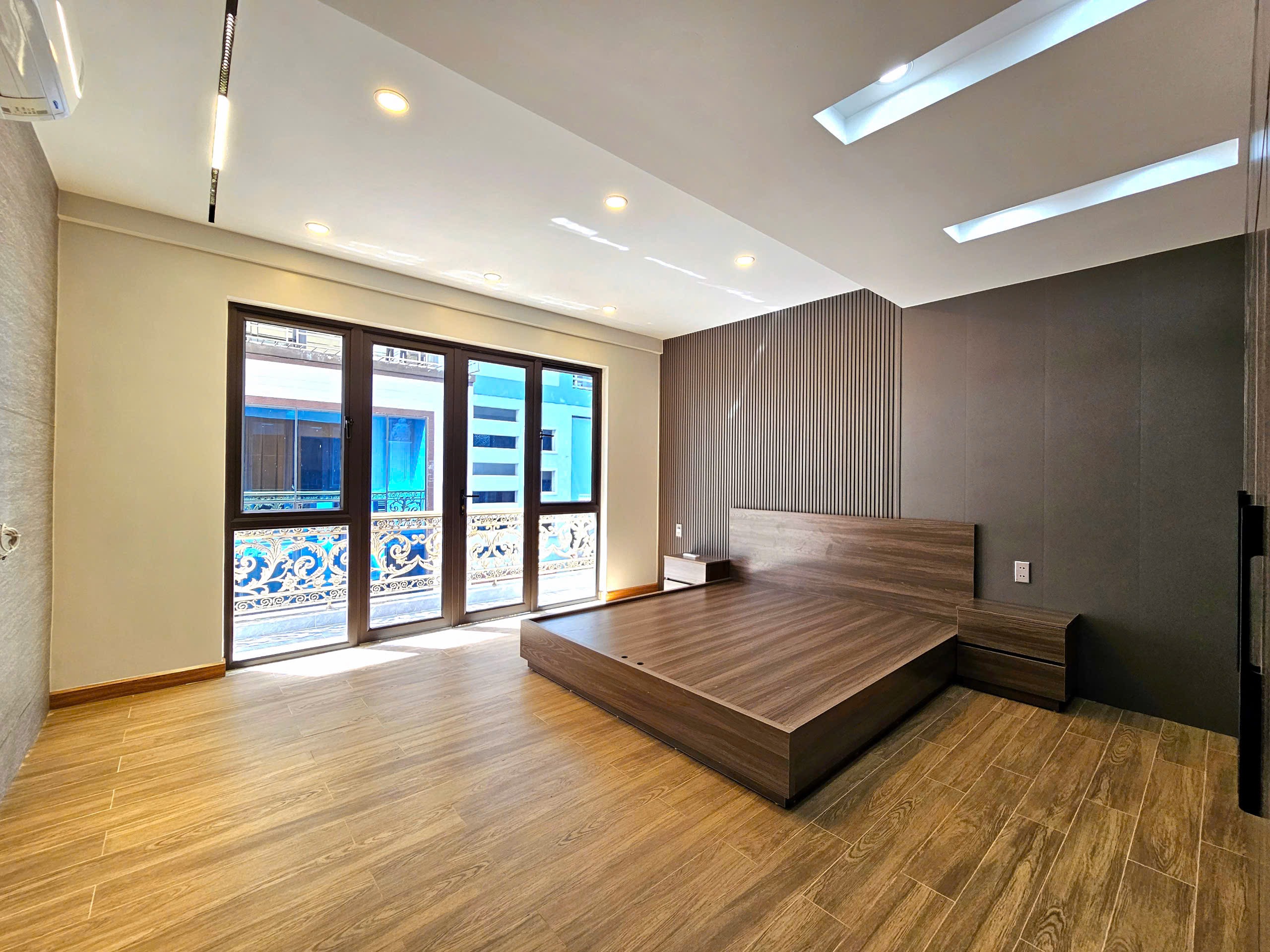 Ảnh Lê Lai — Vũ Nhà Phố