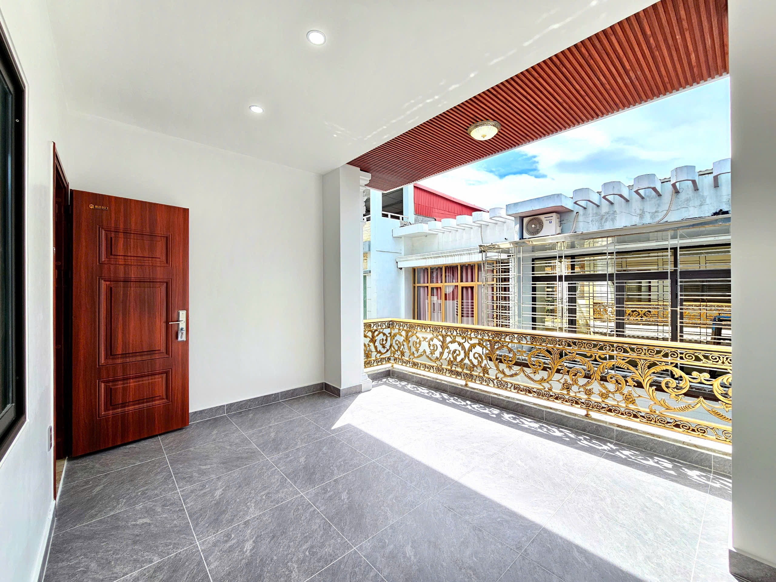 Ảnh Lê Lai — Vũ Nhà Phố