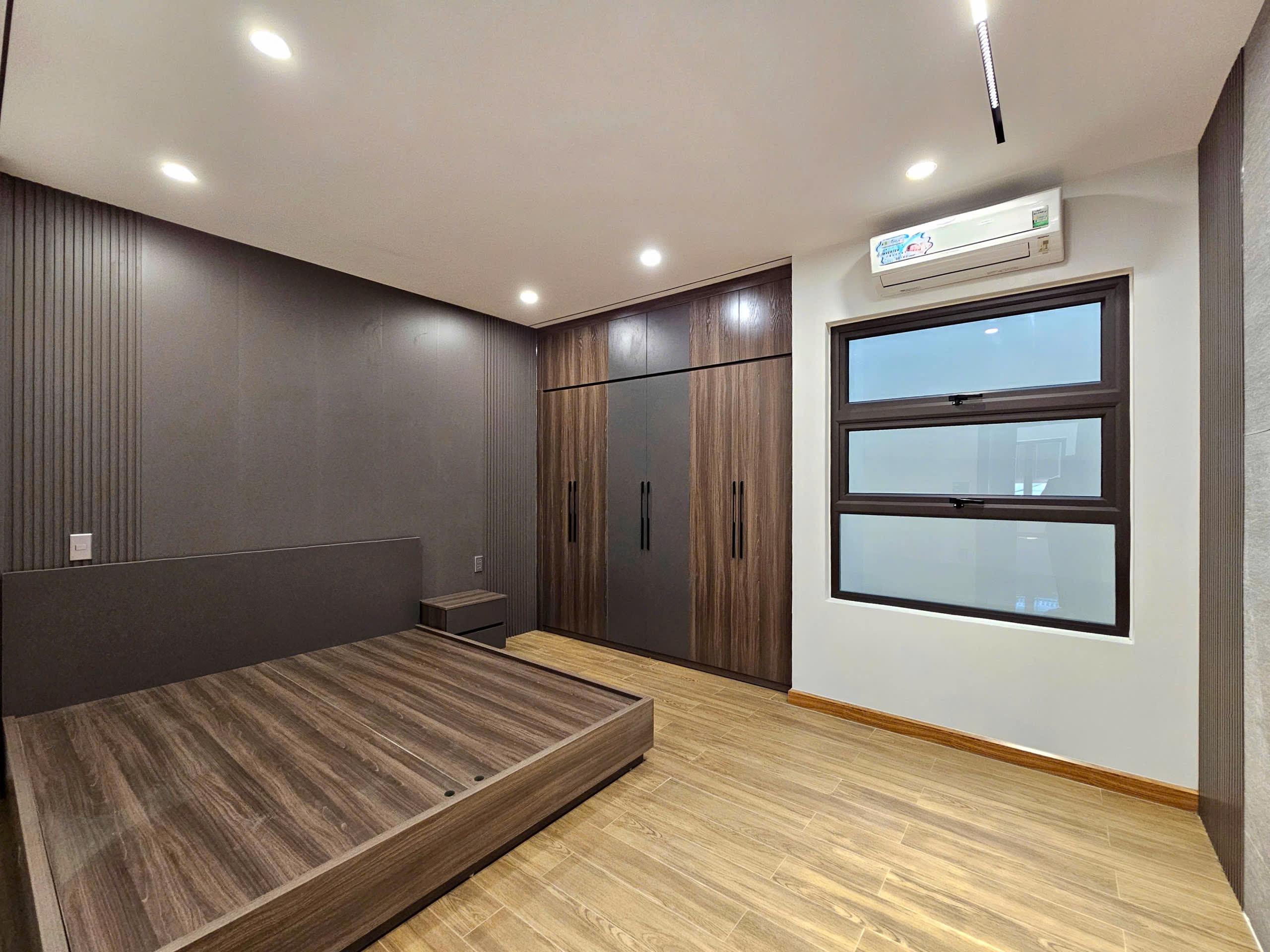 Ảnh Lê Lai — Vũ Nhà Phố