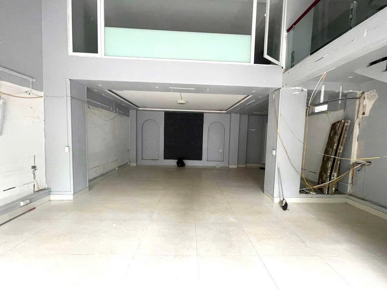 Ảnh Lương Khánh Thiện — Vũ Nhà Phố