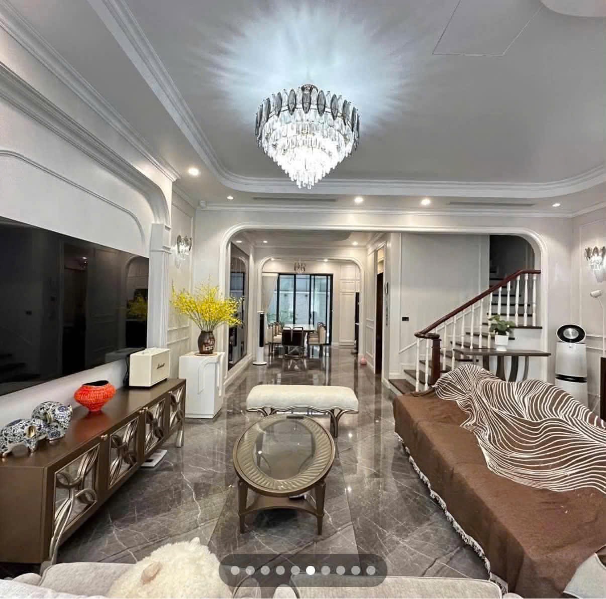 Ảnh Ngọc Trai — Vũ Nhà Phố