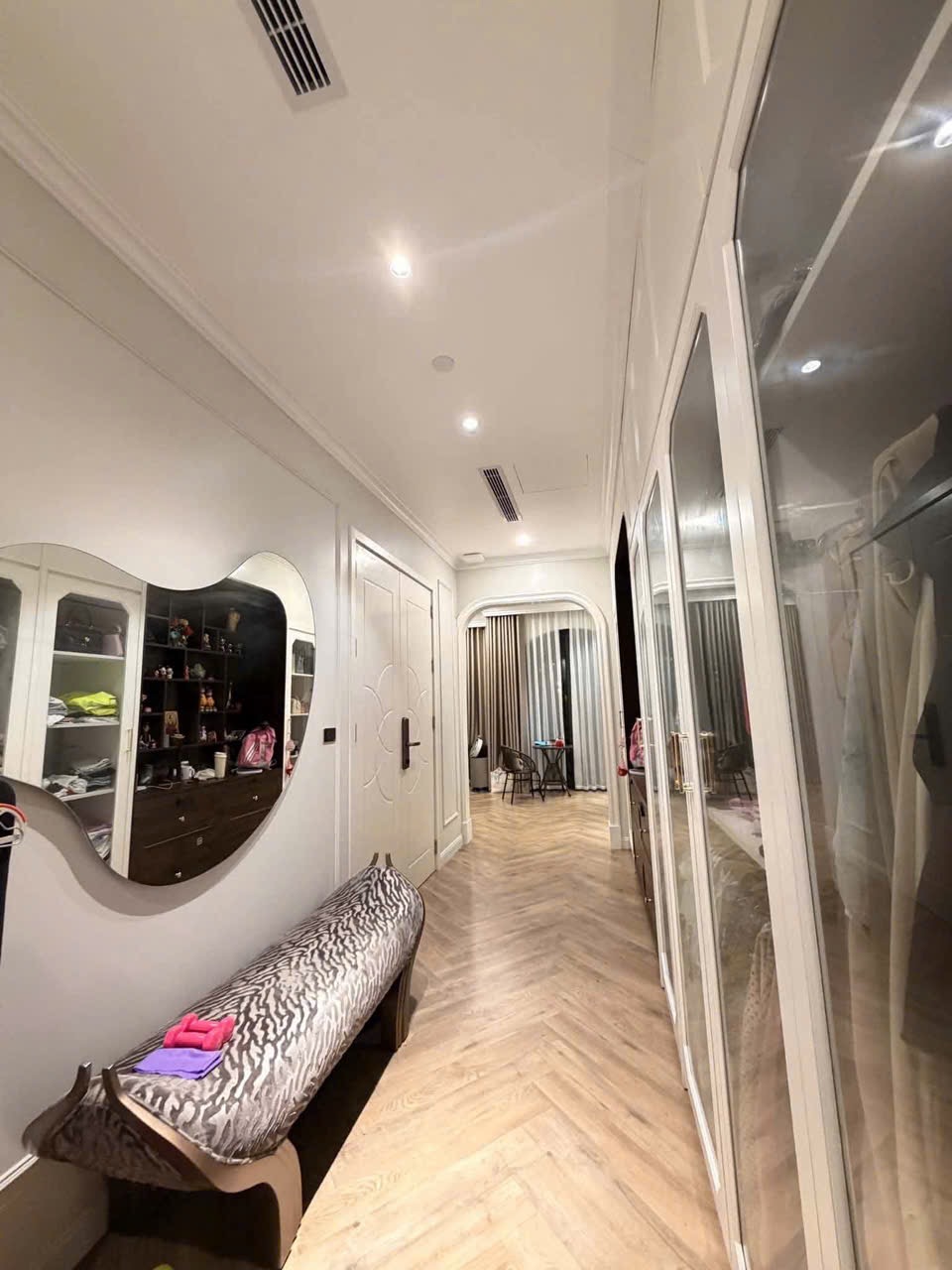 Ảnh Ngọc Trai — Vũ Nhà Phố