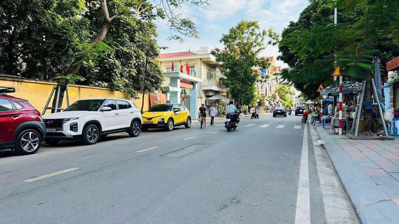 Ảnh Phạm Phú Thứ — Vũ Nhà Phố