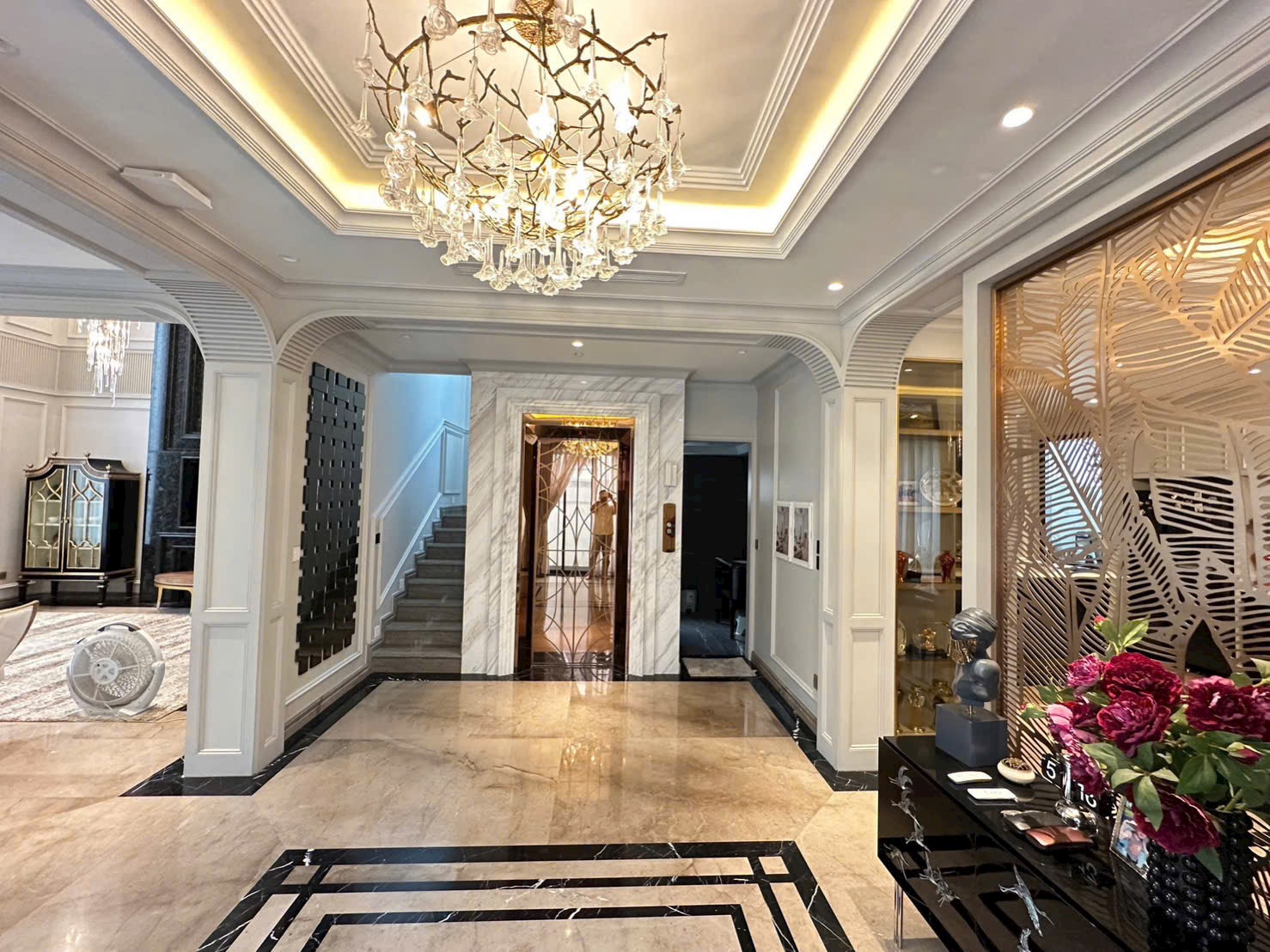 Ảnh Sao Đỏ — Vũ Nhà Phố