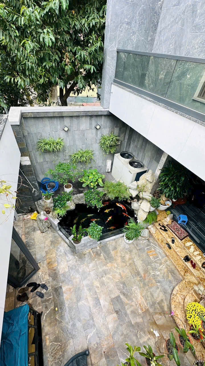 Ảnh Sở Dầu — Vũ Nhà Phố